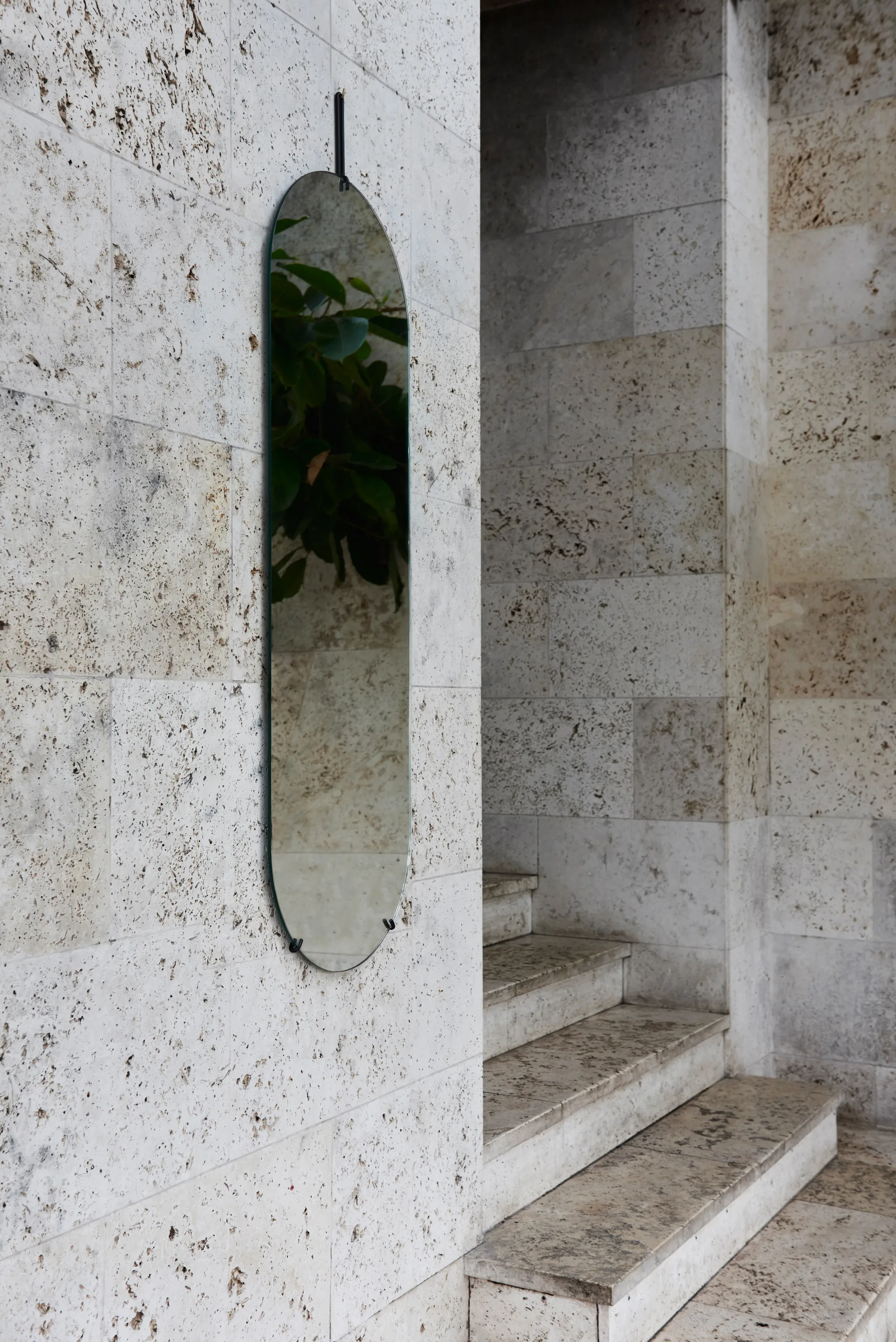 Veggspeil 40,4 x 146,9 cm, Black MOEBE