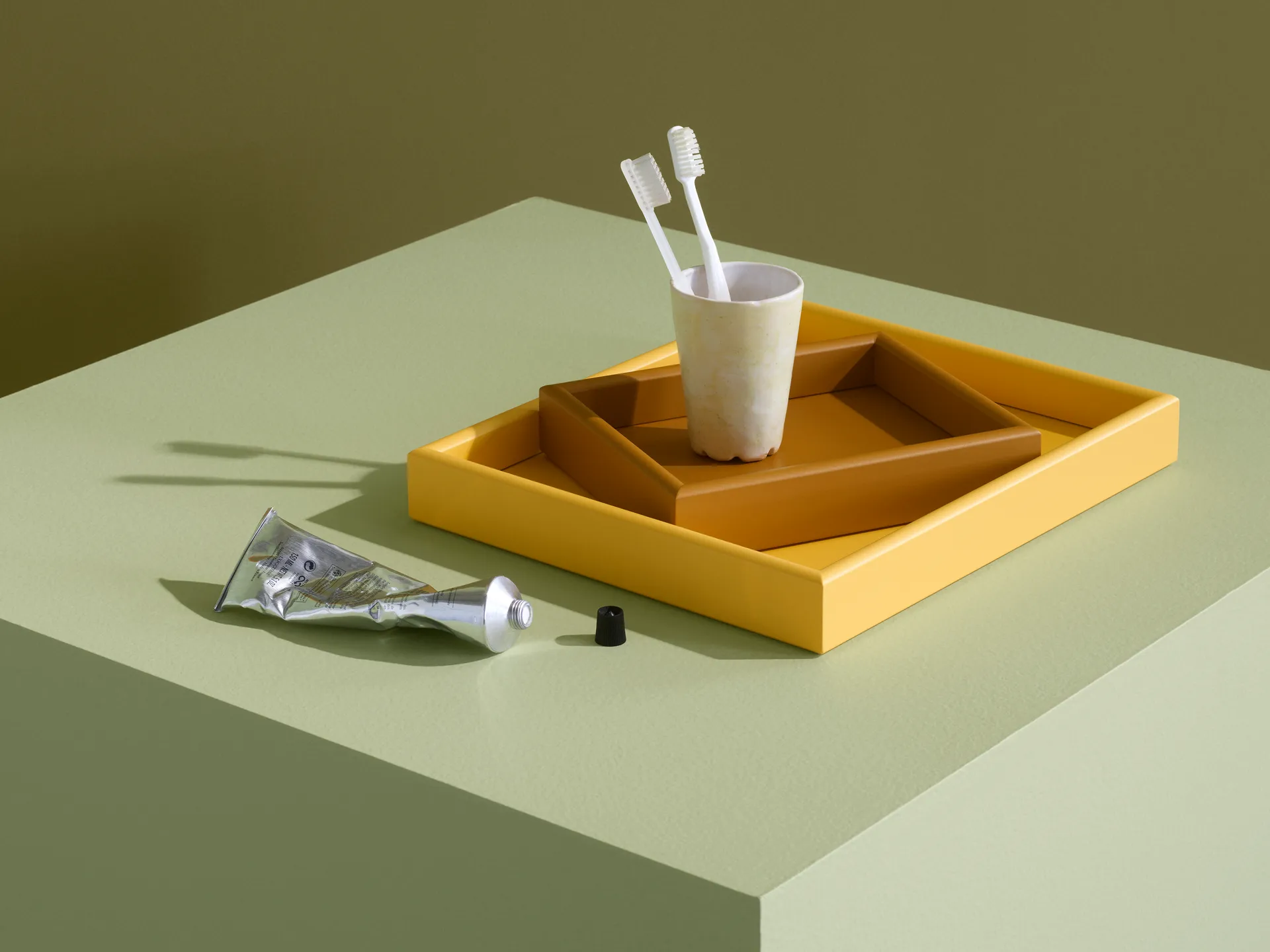 Arrange brett medium 27,3 x 32,6 cm, Acacia Montana