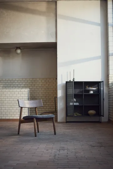 Tetra lounge chair - Granittfarget stoff-mørkoljet eik - MUUBS