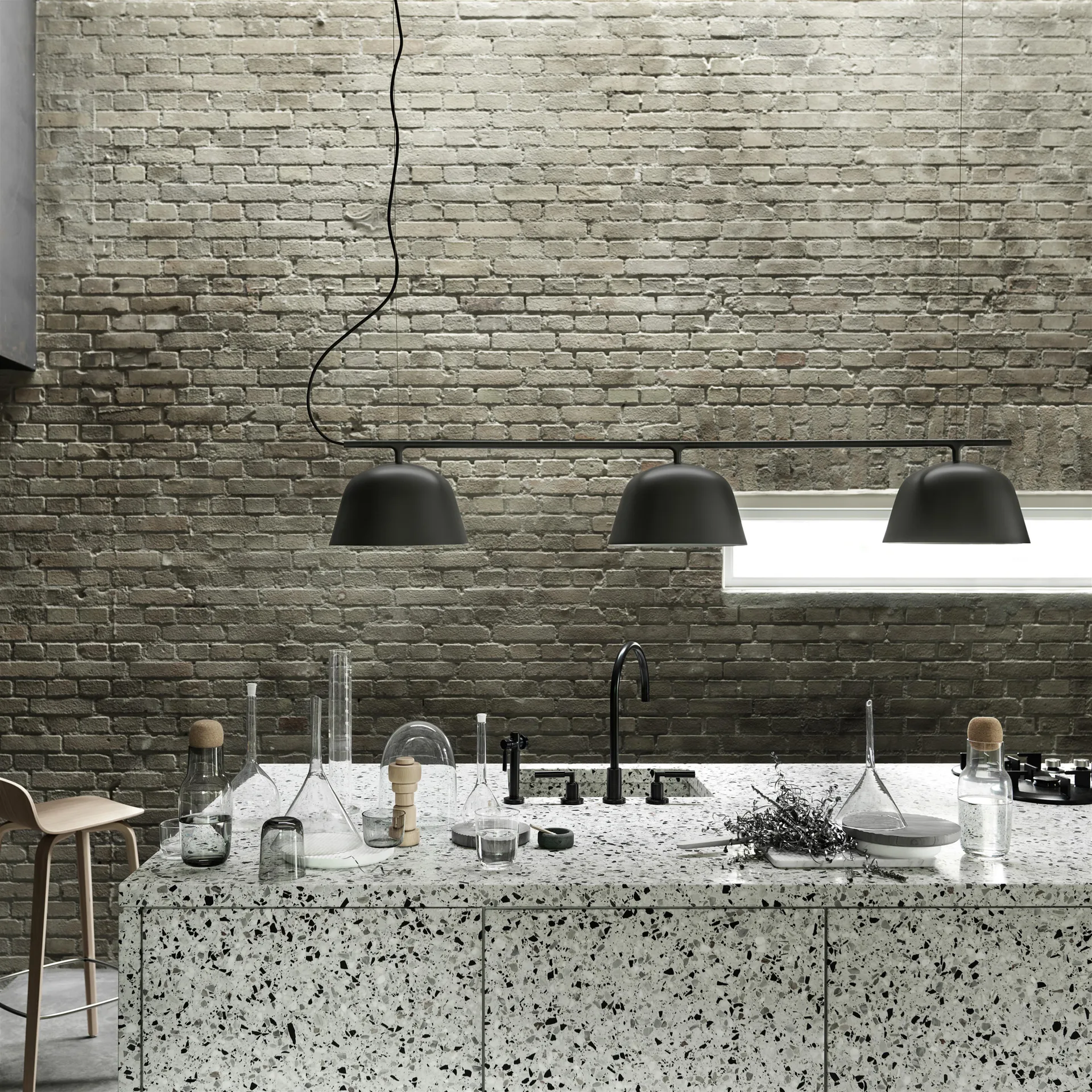 Ambit Rail taklampe, svart Muuto