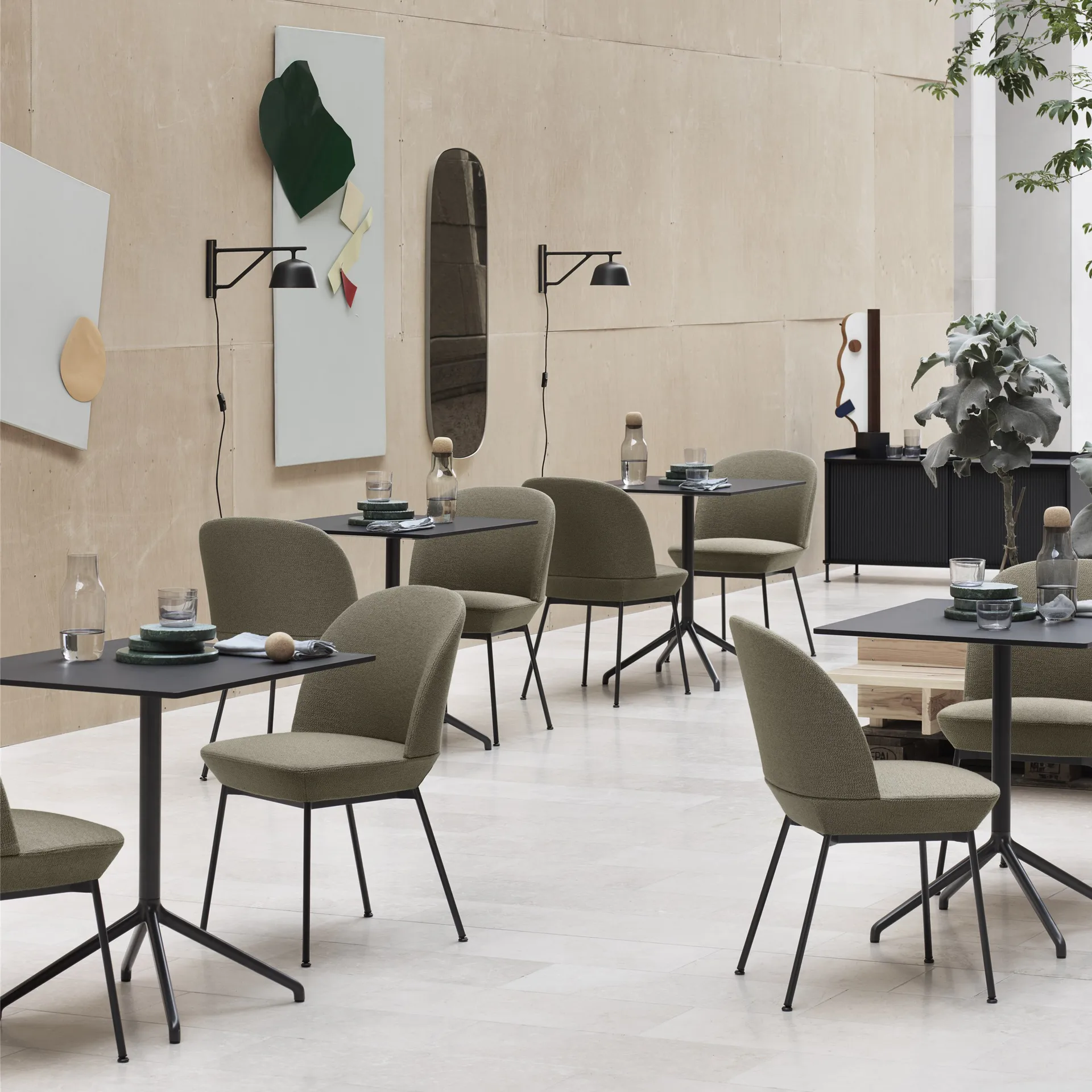 Ambit vegglampe, svart Muuto