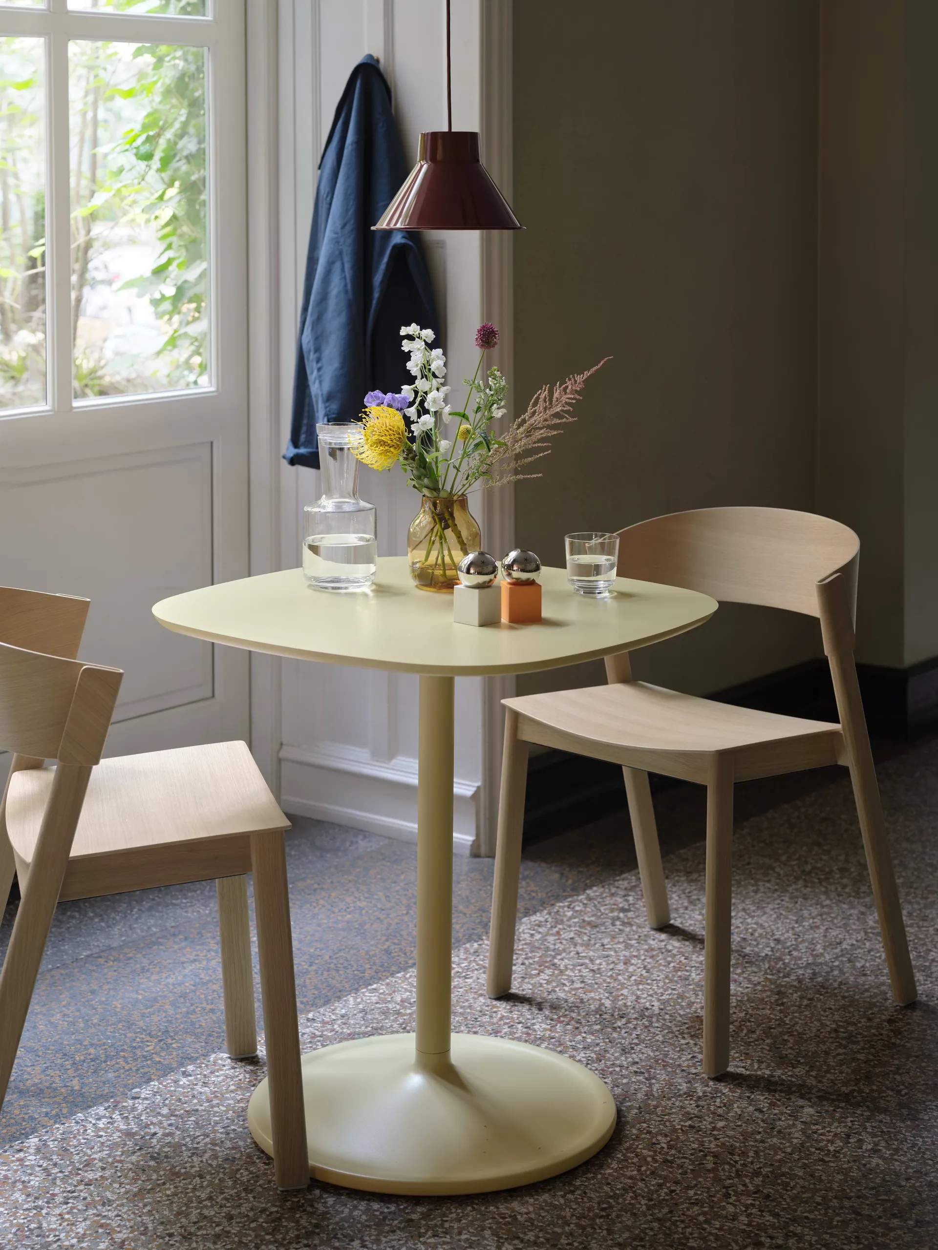 Cover Side Chair leather, Konjakk-eik Muuto