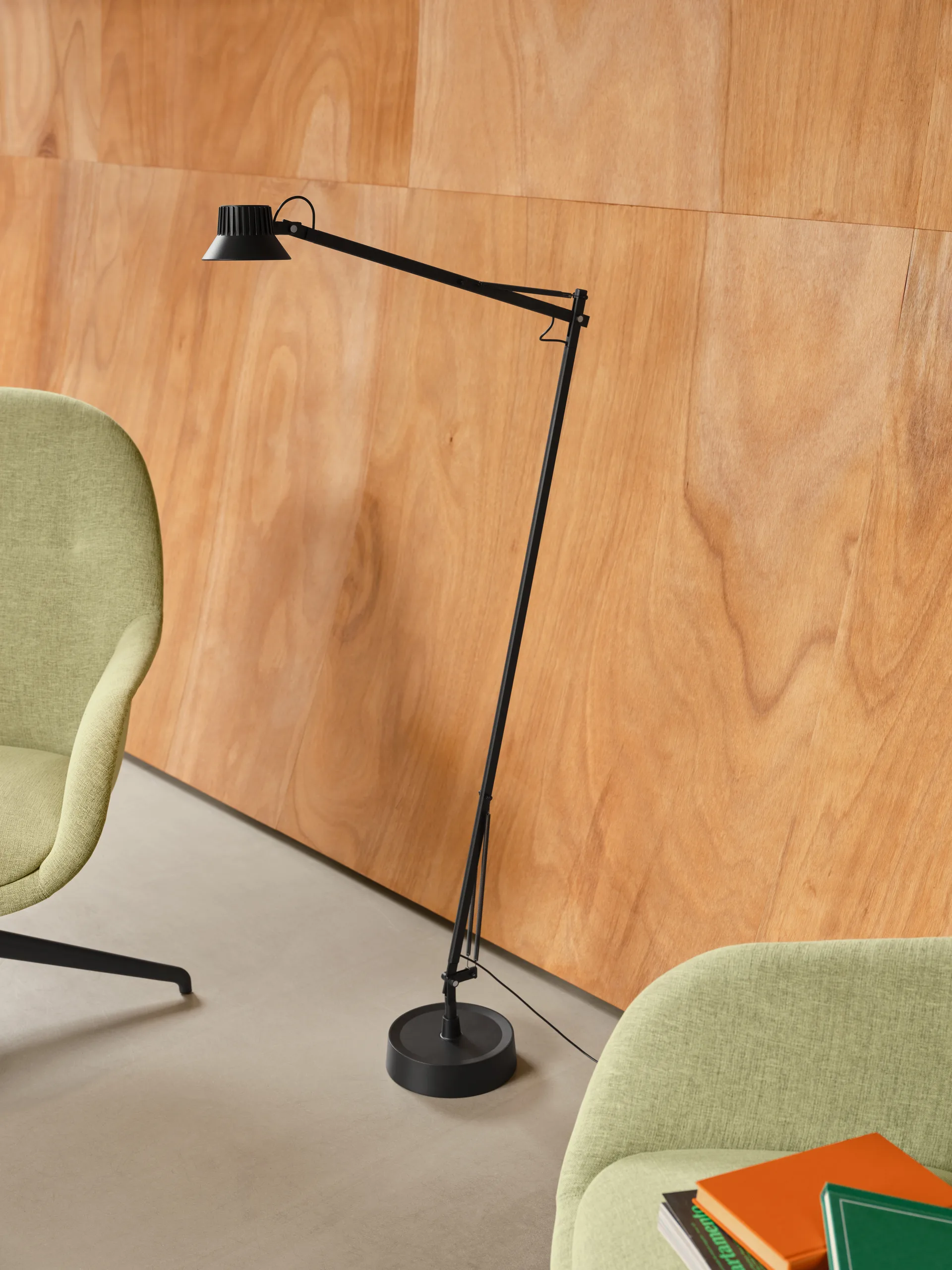 Dedicate gulvlampe, Black, 112 cm Muuto