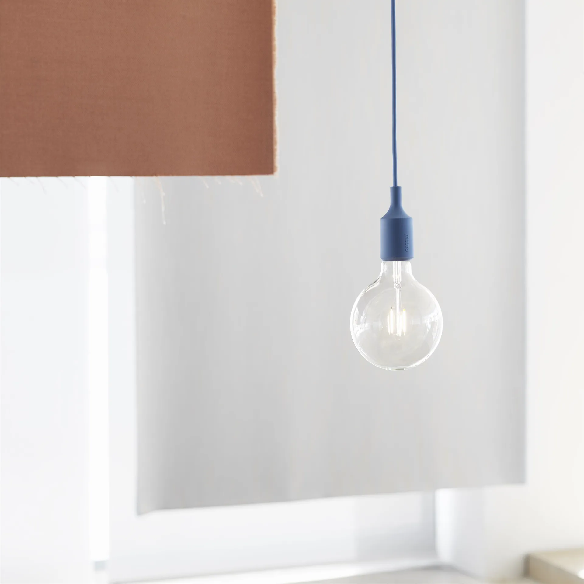 E 27 lampe, Pale blue Muuto