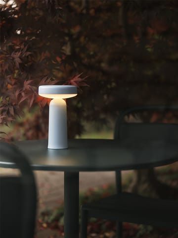 Ease portabel bordlampe 21,5 cm - Lyseblå - Muuto