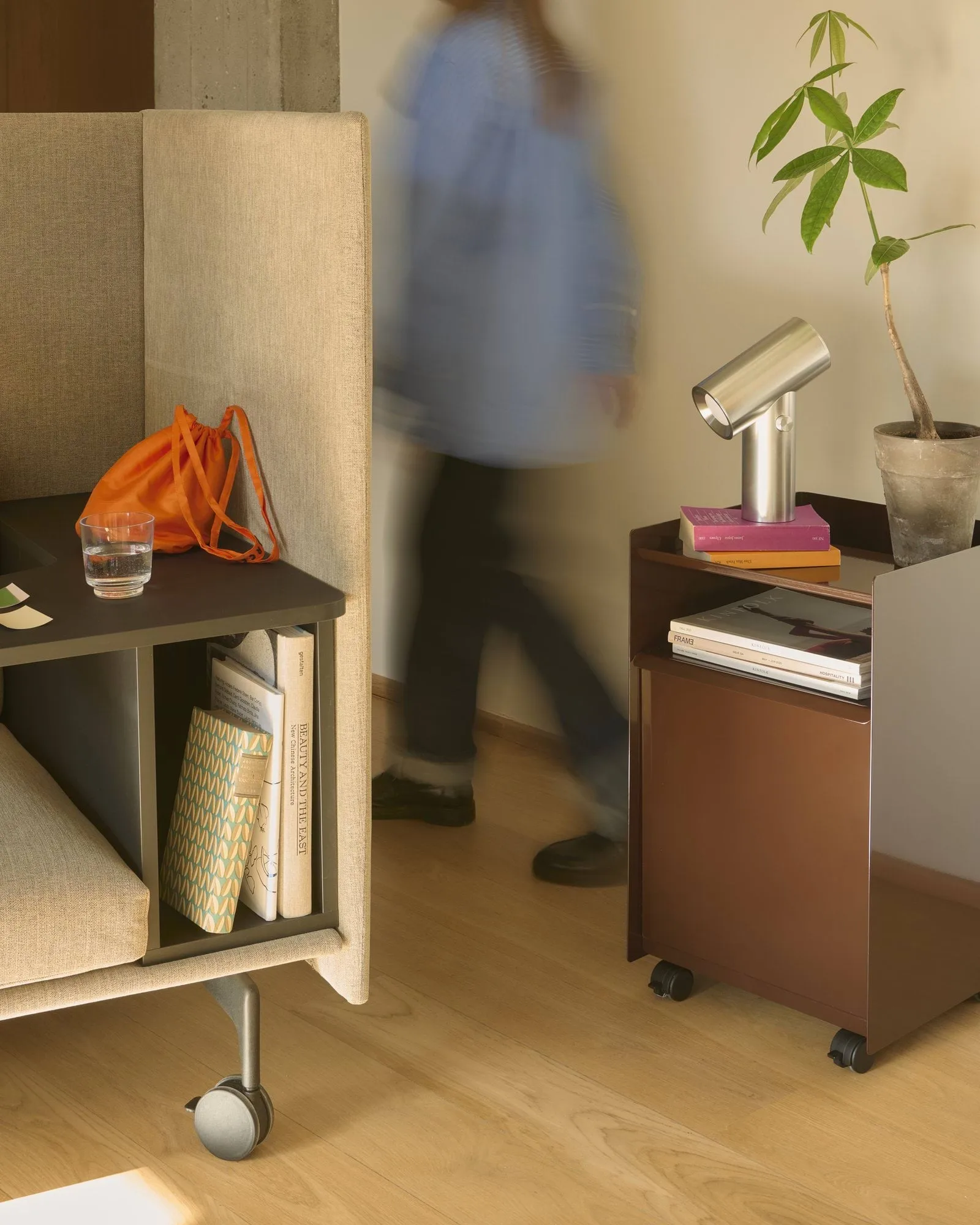 Folded Trolley tralle med skap, Black Muuto