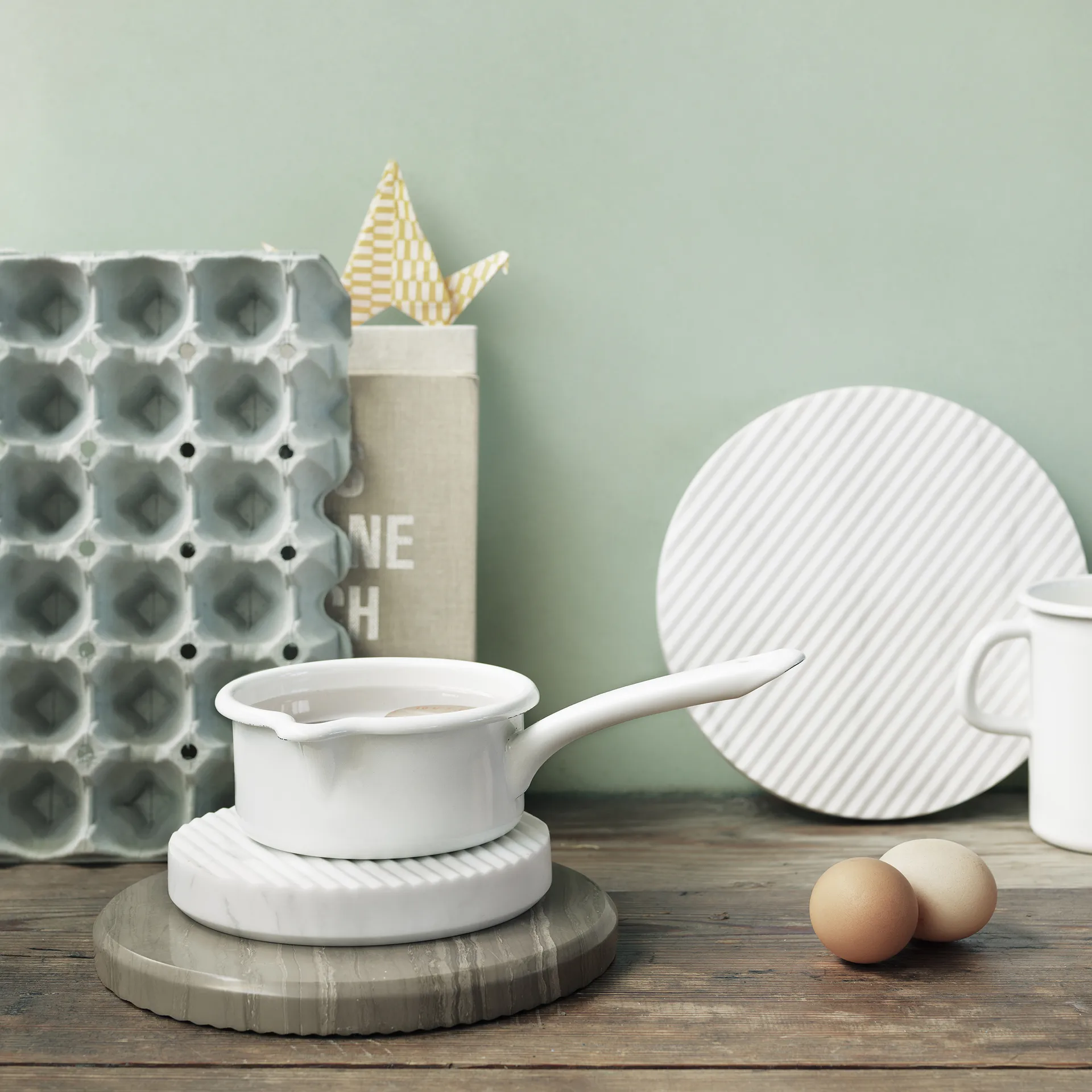 Groove gryteunderlag marmor, hvit liten Muuto