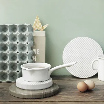 Groove gryteunderlag marmor - hvit liten - Muuto
