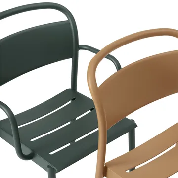 Linear Steel Armchairstol med armlener - Dark green - Muuto