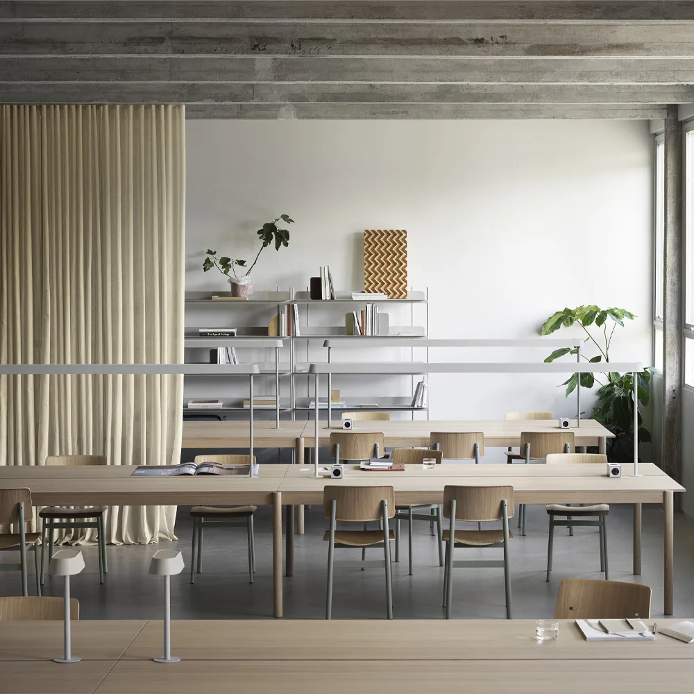 Linear System bord 142x240 cm, White laminate-White ABS-Oak Muuto