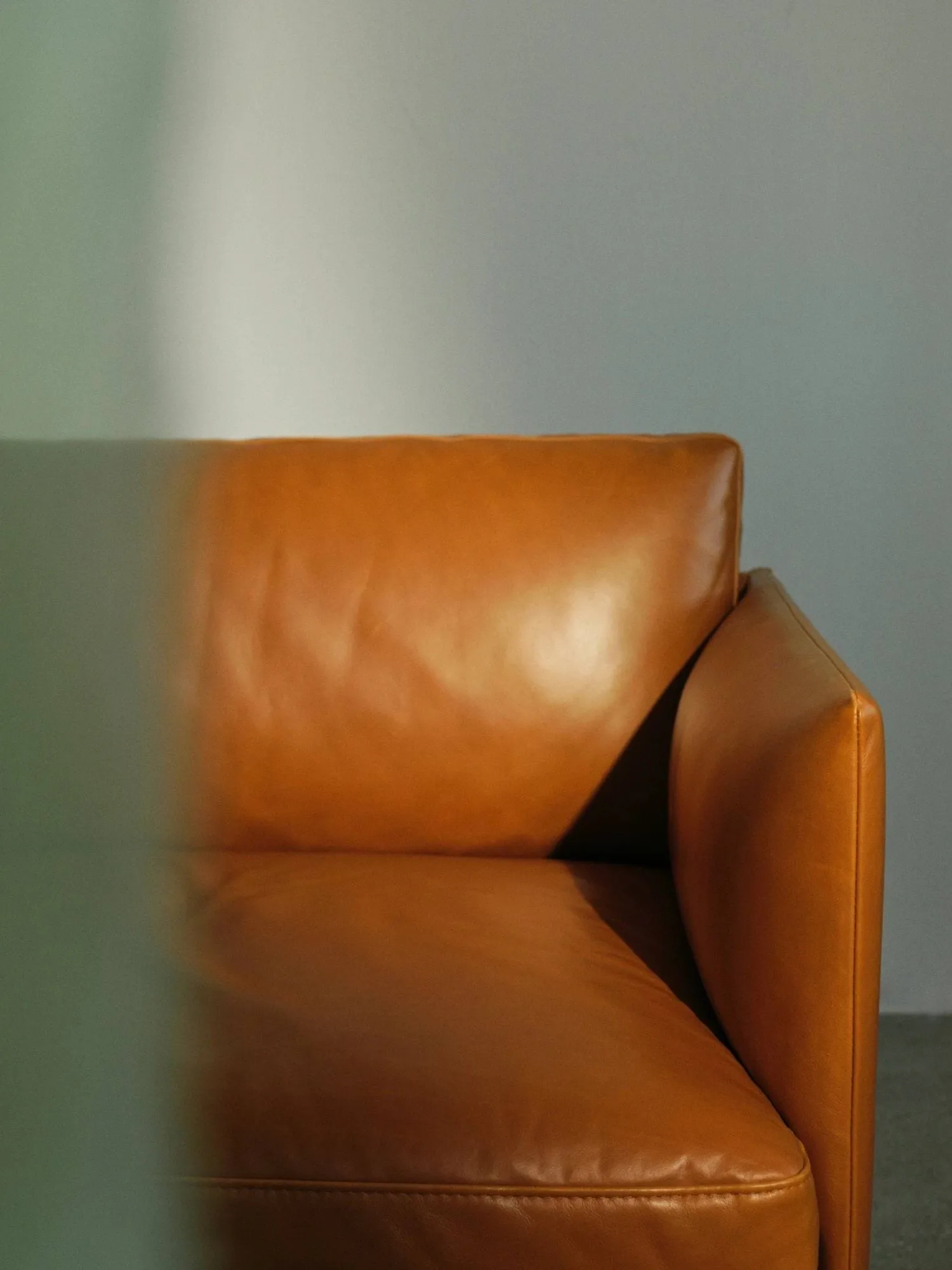 Outline 3-seters sofa skinn, brunt skinn Muuto