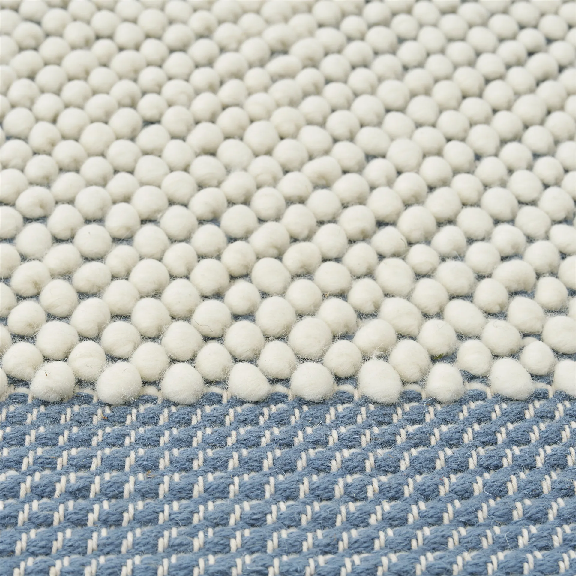 Pebble gulvteppe 170x240 cm, Pale blue Muuto
