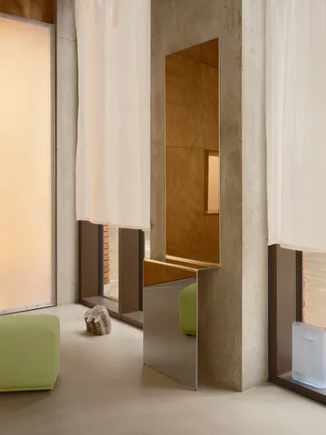 Pleat veggspeil - Polert stål, 227x57 cm - Muuto