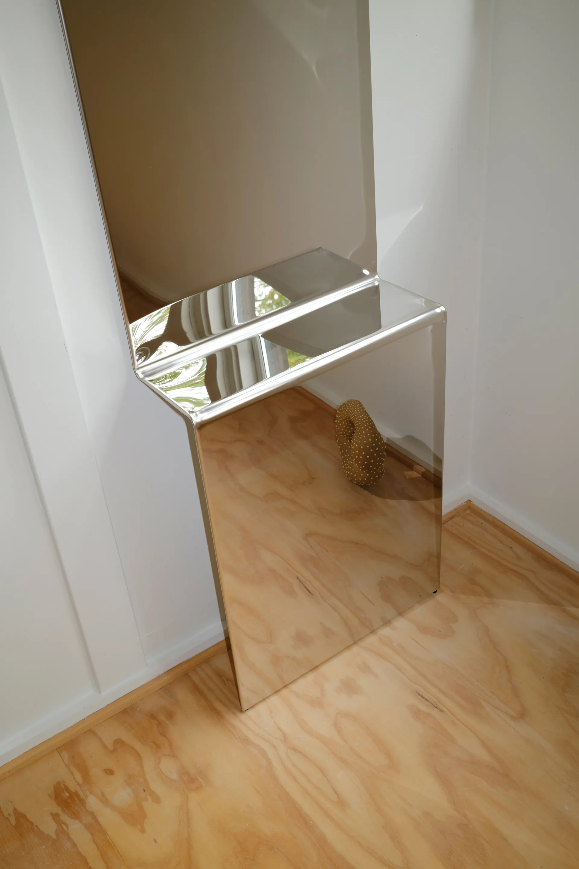 Pleat veggspeil, Polert stål, 227x57 cm Muuto