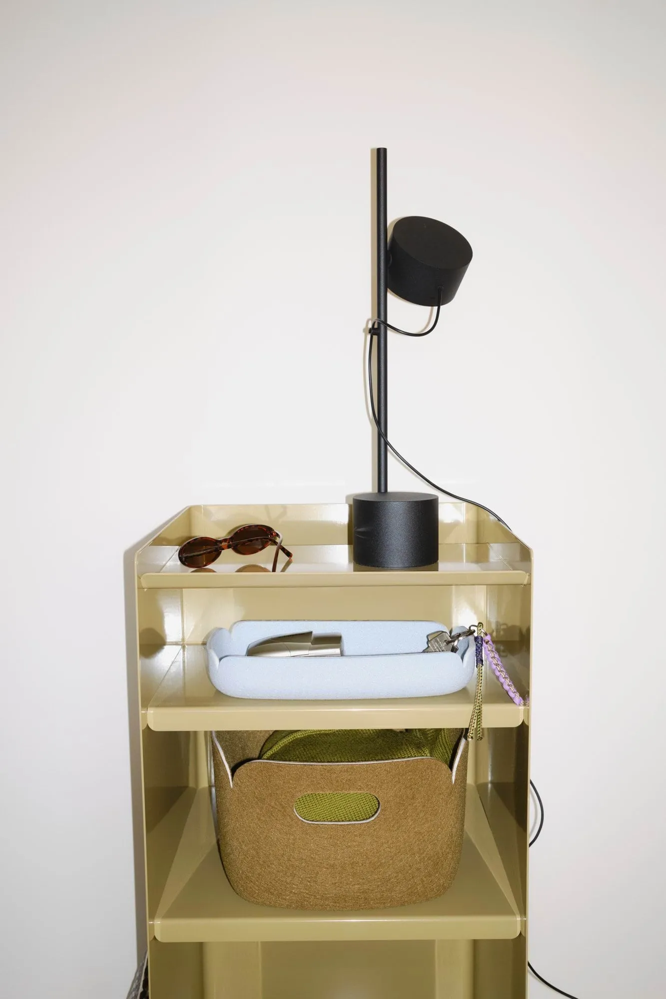 Post bordlampe, Black Muuto