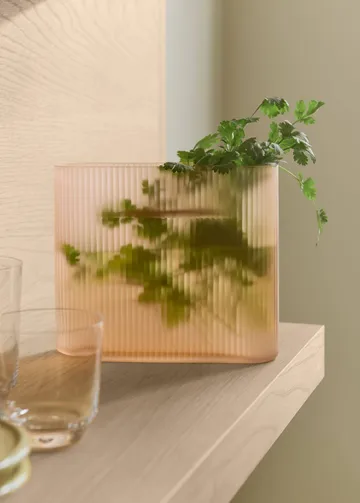Ridge vase frostat glass 16,5 cm - Lyseoransje - Muuto