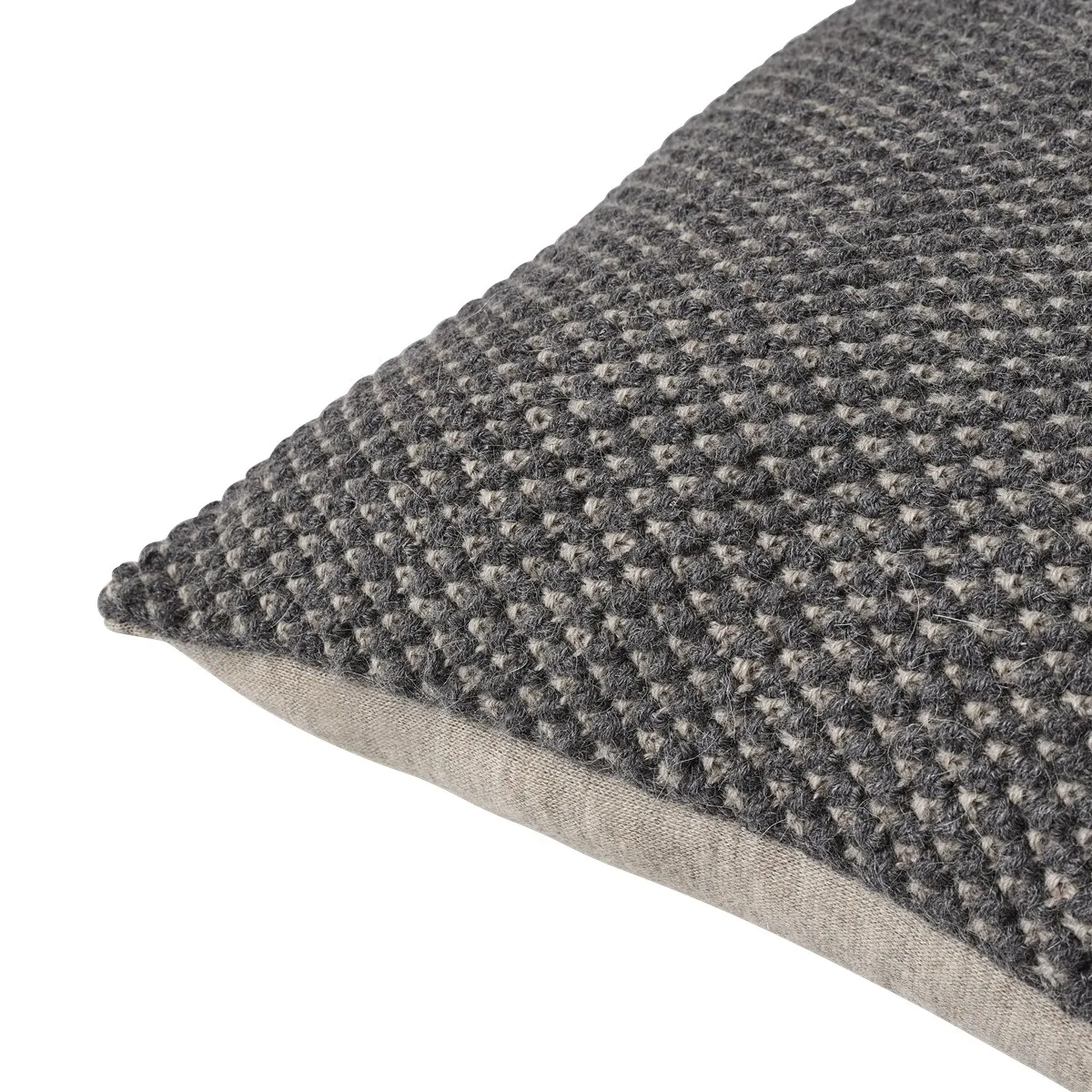 Twine pute 50x80 cm, Dark grey Muuto