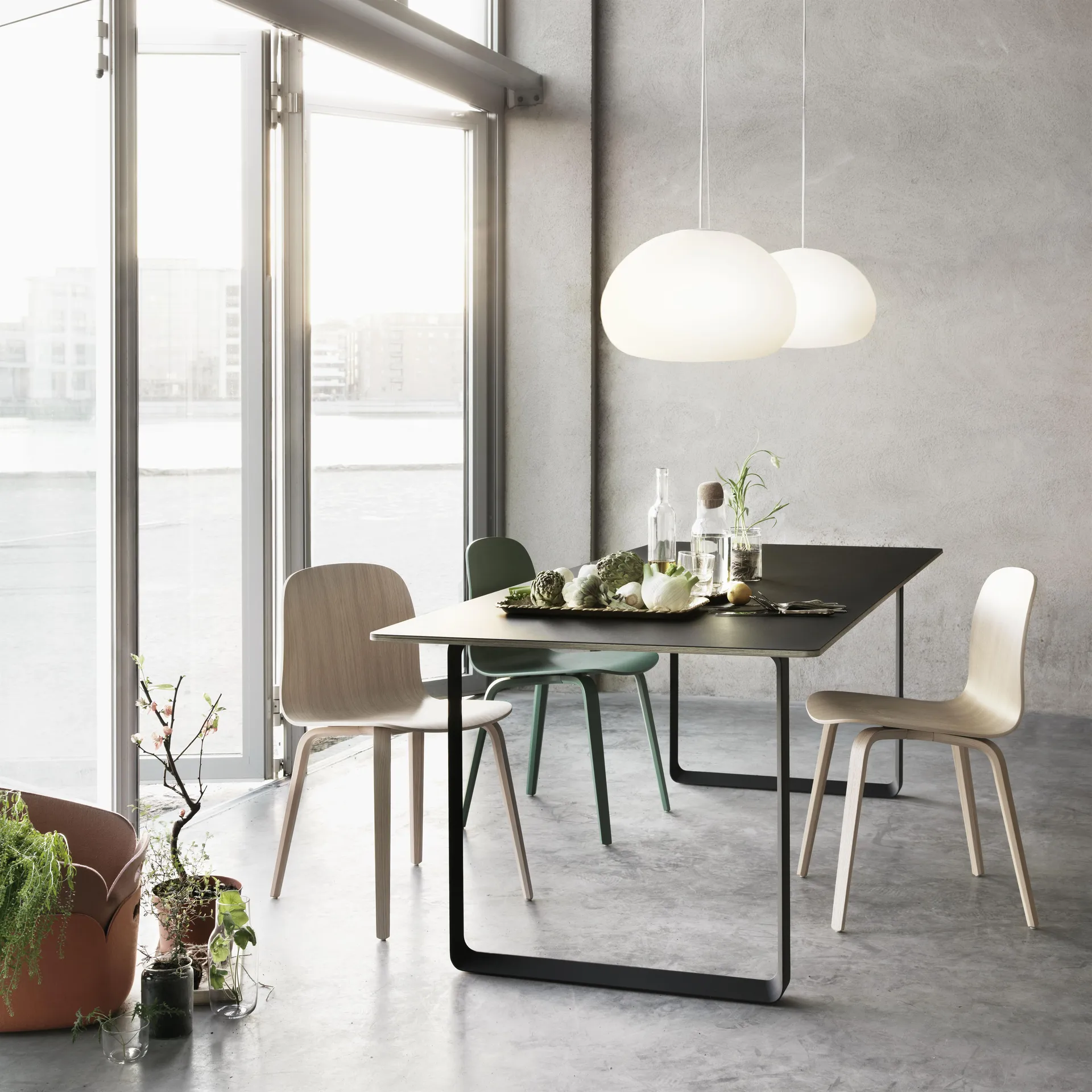 Visu Chair stol understell av tre, eik Muuto