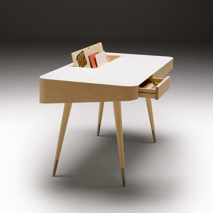AK 1330 skrivebord, eik olje/hvit, corian benkeplate Naver Collection