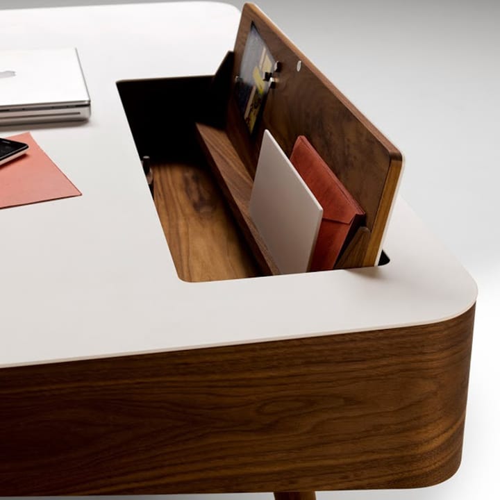 AK 1330 skrivebord, eik olje/hvit, corian benkeplate Naver Collection