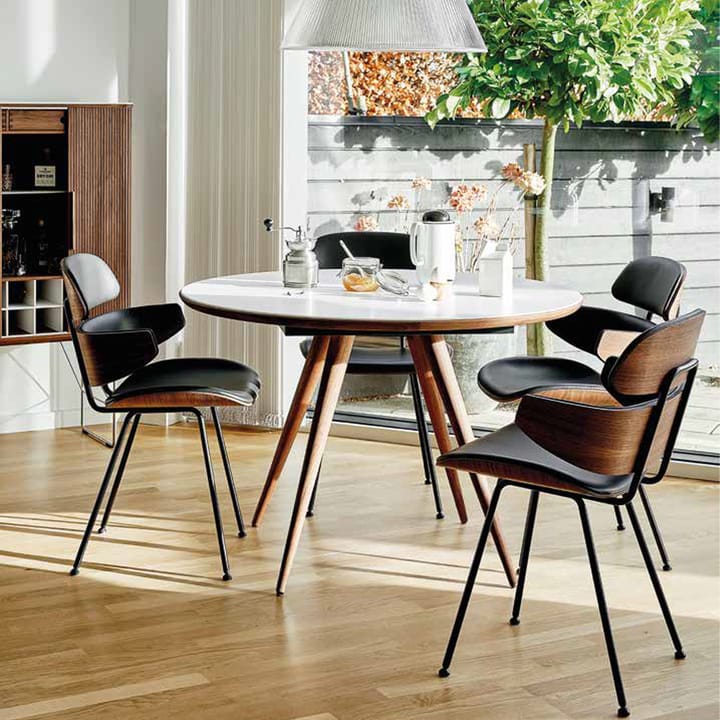 Midas GM 576 armlenestol, Svart lær select-oljet eik Naver Collection