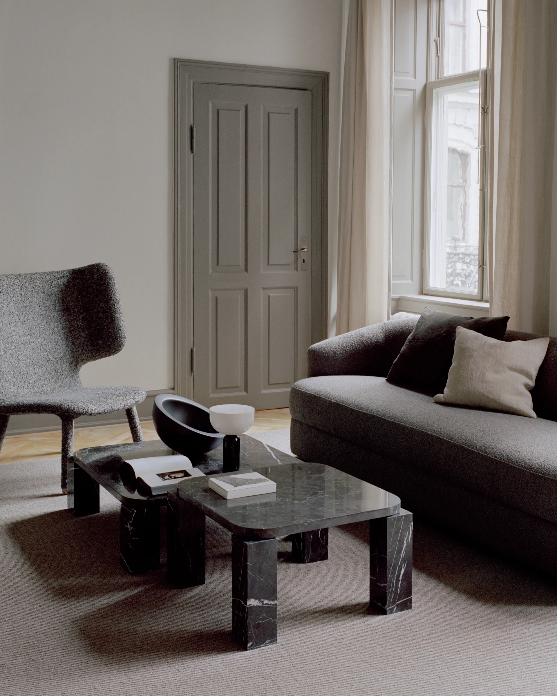 Atlas sofabord 82x82 cm, Costa Black marble New Works