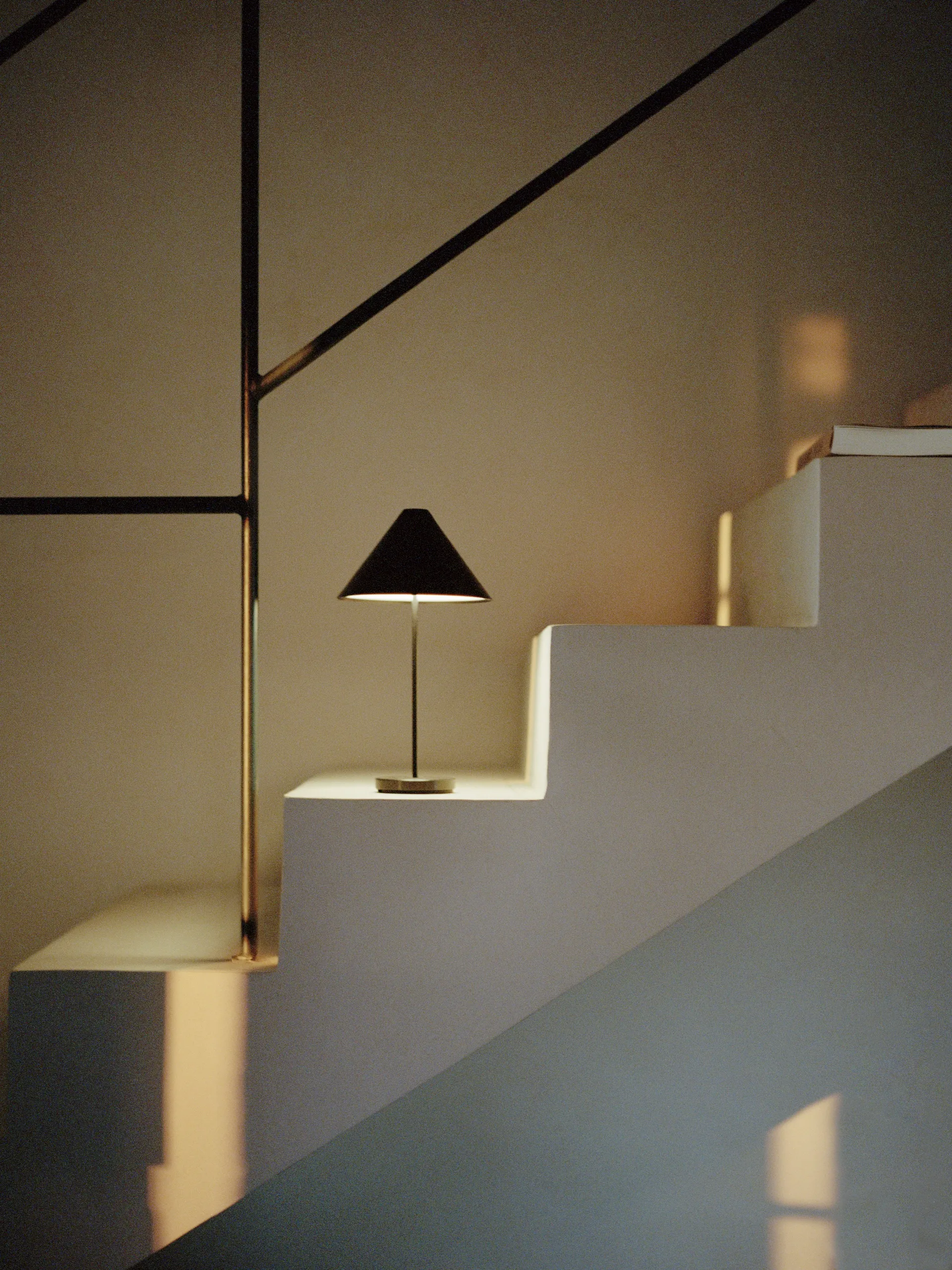 Brolly bærbare bordlampe, Steel black New Works