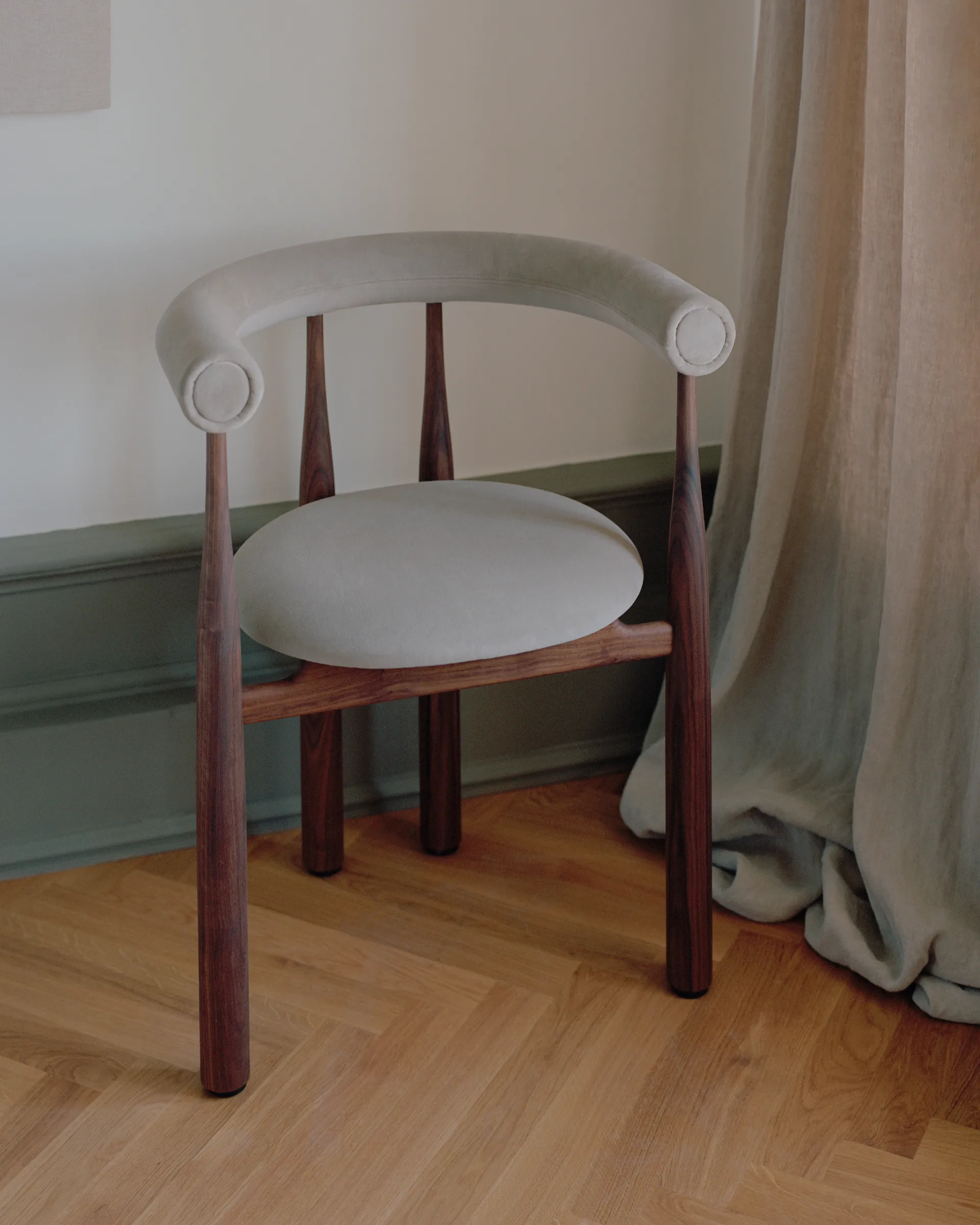 Bukowski armstol trukket, Walnut, Megan 26 Beige New Works