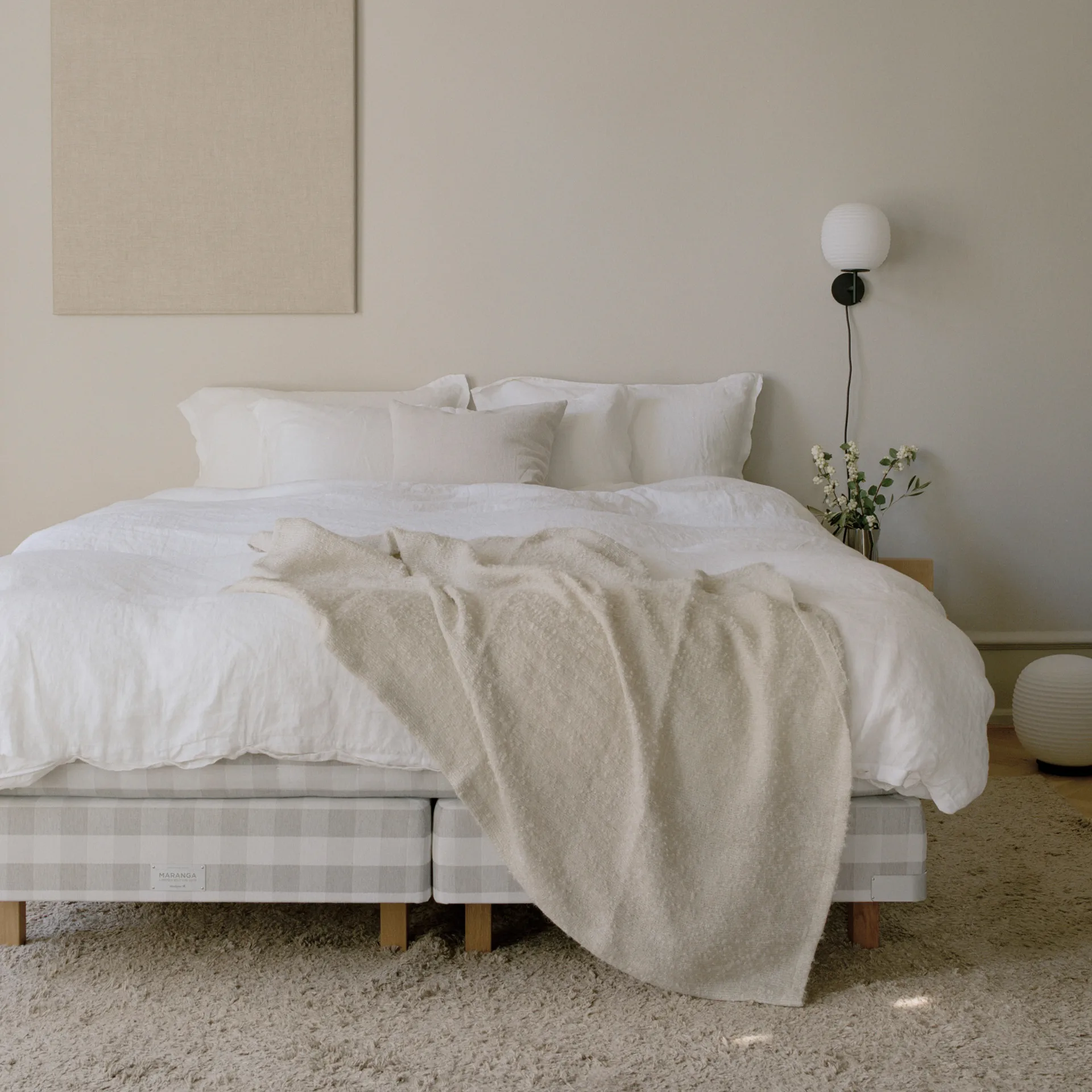 Lantern vegglampe small, Frosted white opal glass New Works