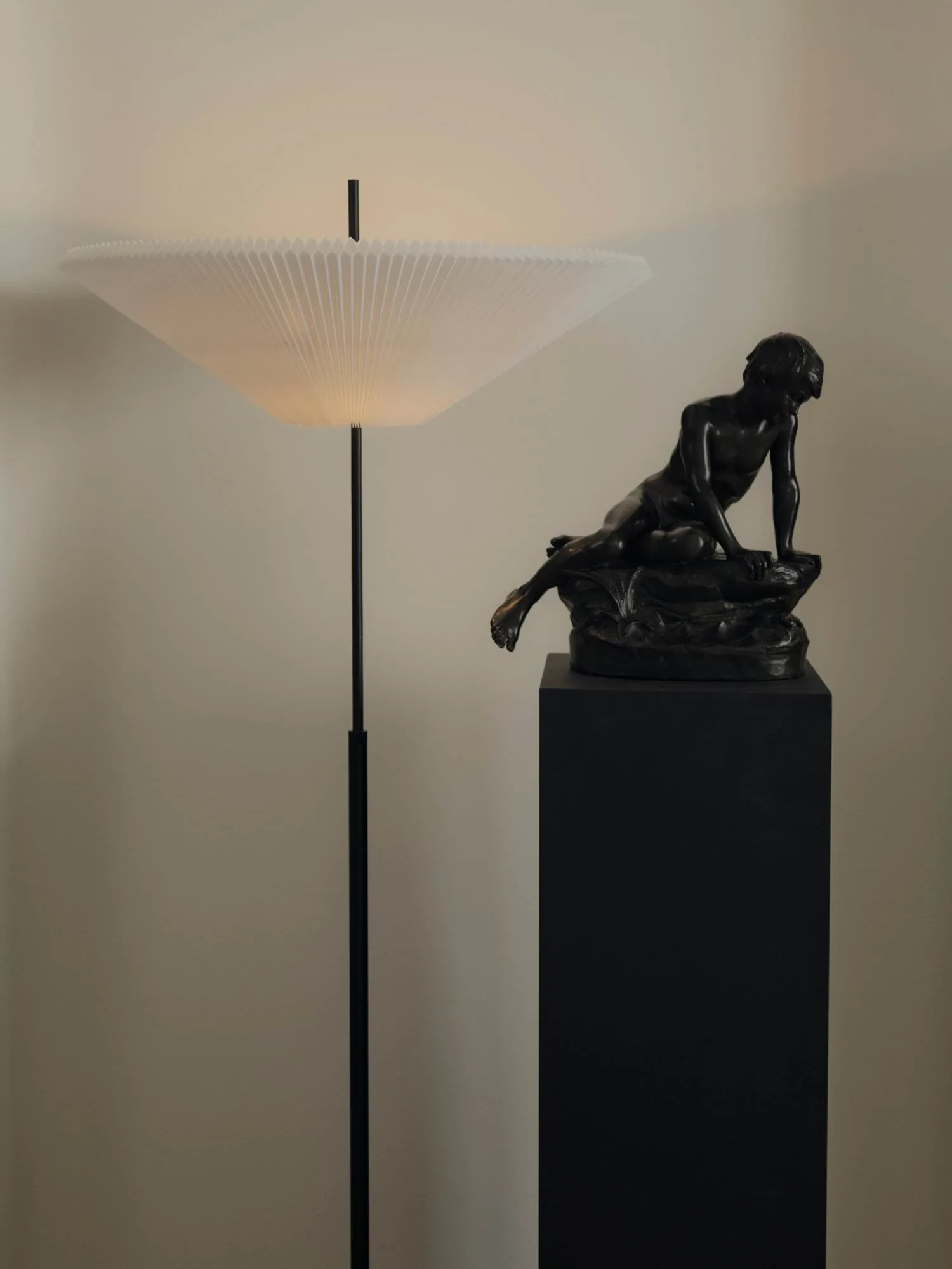 Nebra gulvlampe, White (hvit), 150 cm New Works