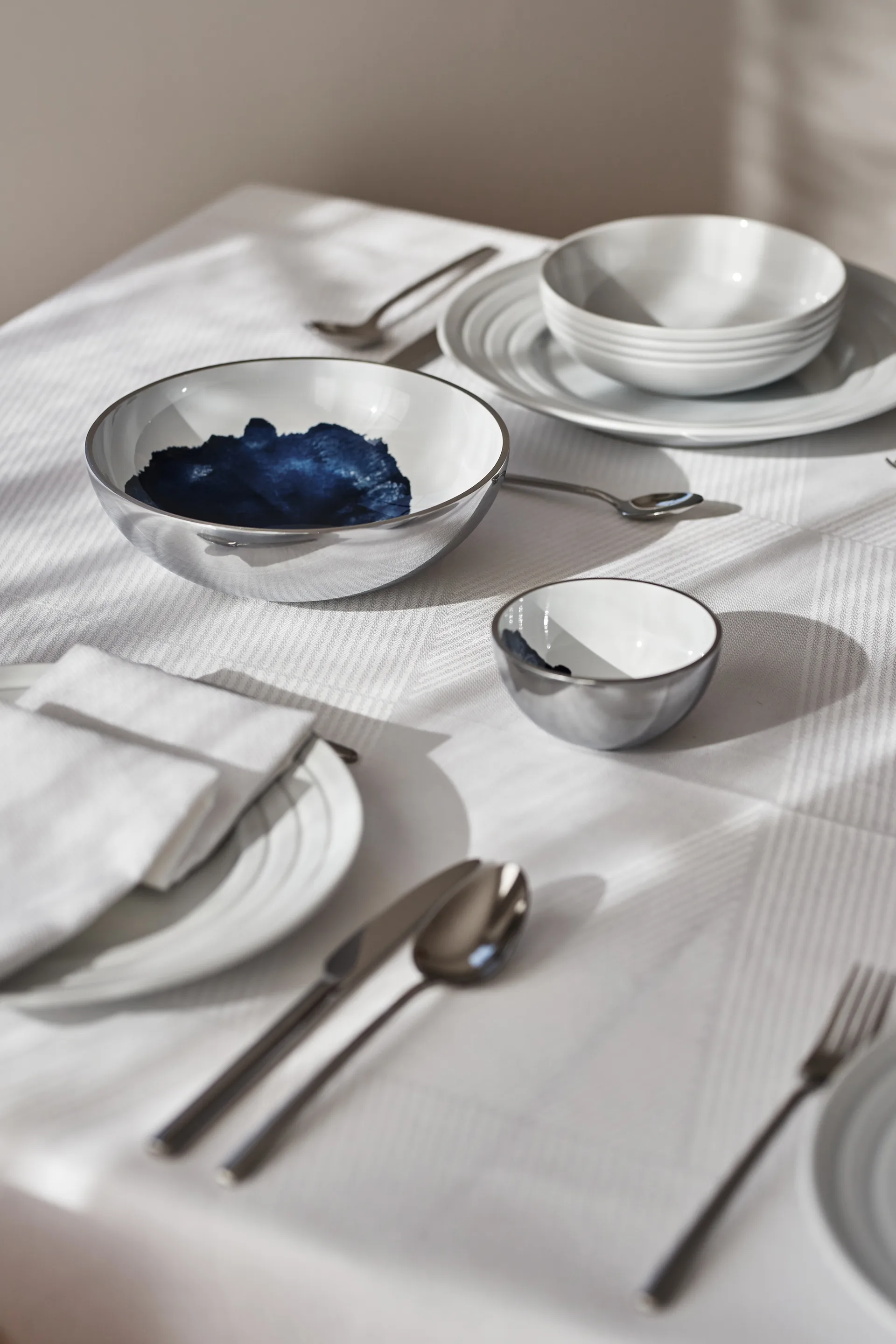 Geometric duk 147 x 250 cm, Hvit NJRD