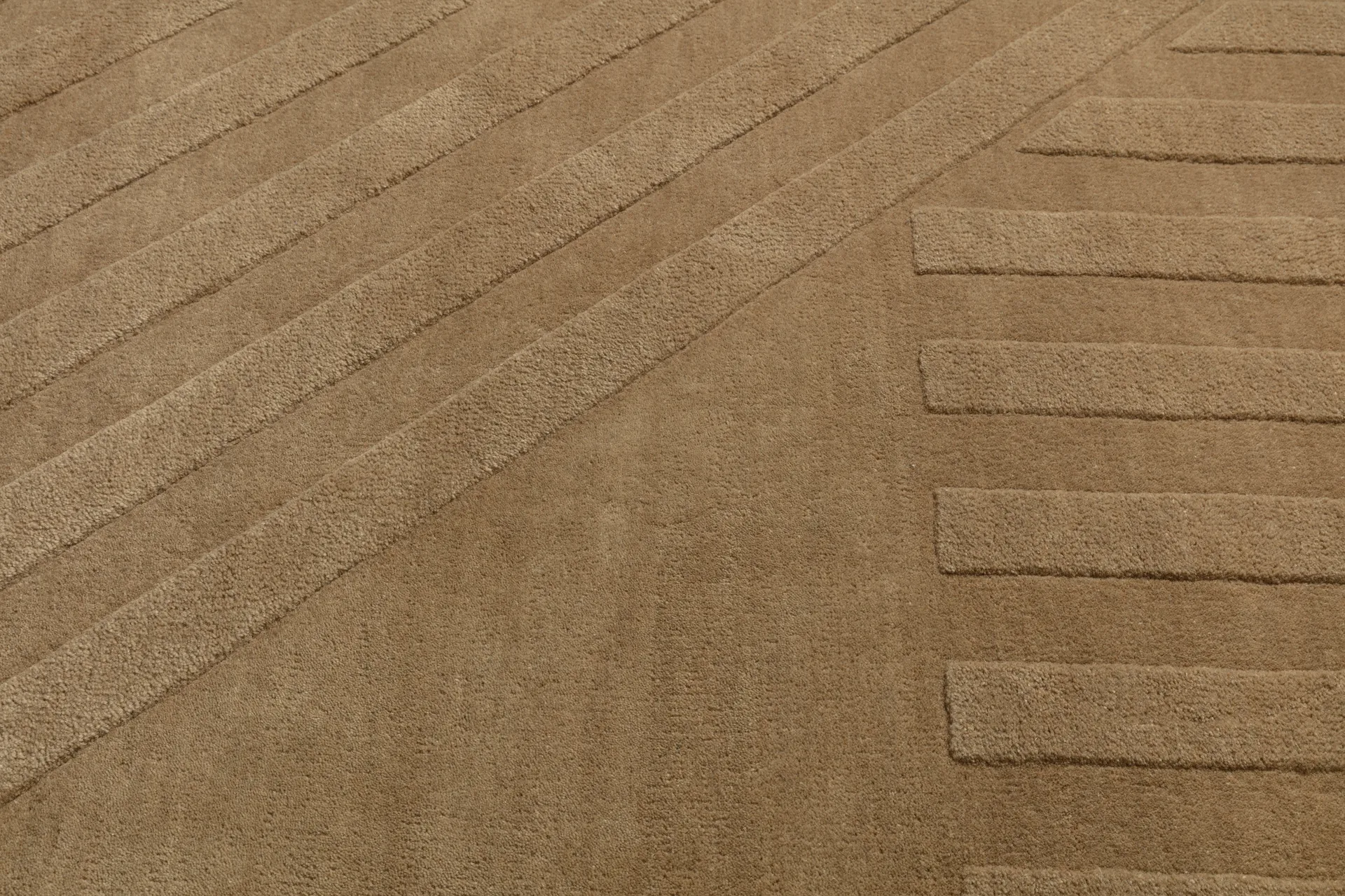 Levels Stripes ullteppe, Beige, 170x240 cm NJRD