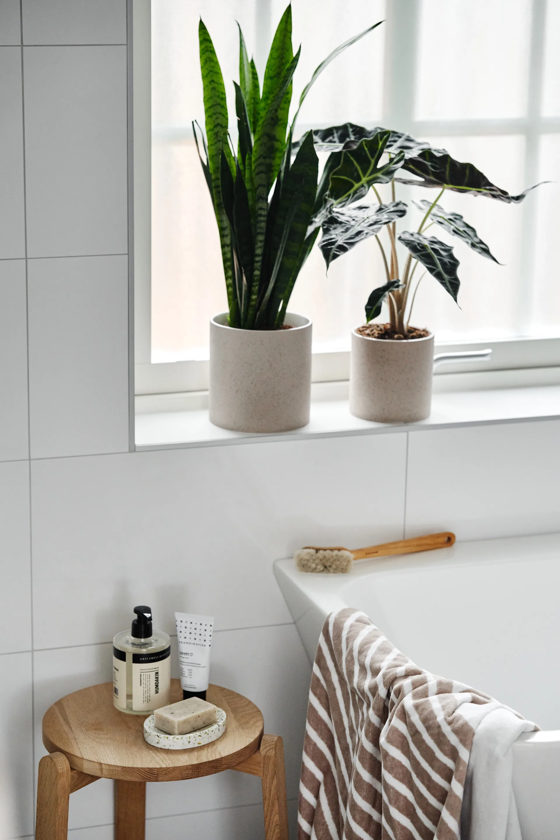 Stripes badehåndkle 100 x 150 cm, Beige NJRD