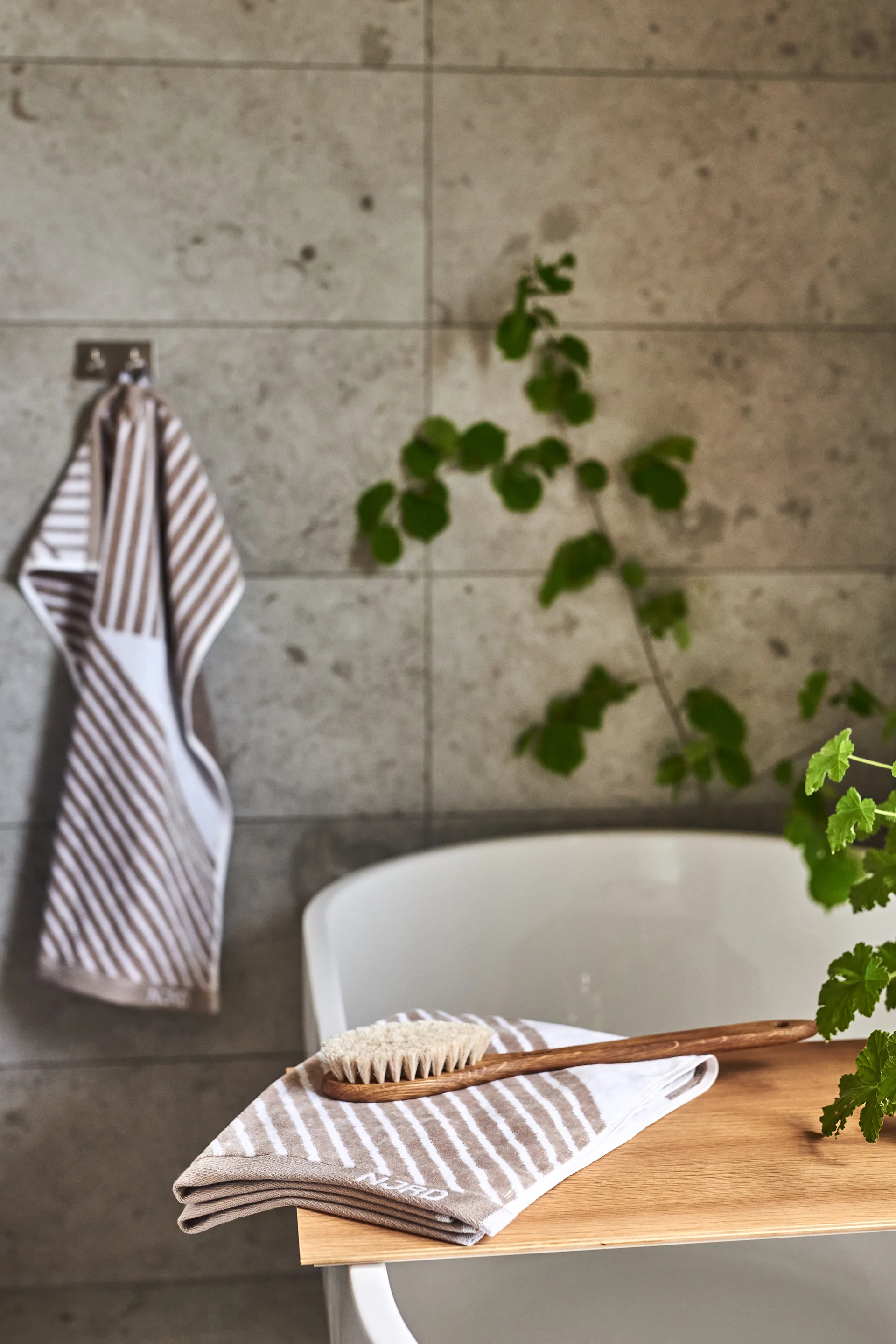 Stripes håndklesett 4 deler - Beige NJRD