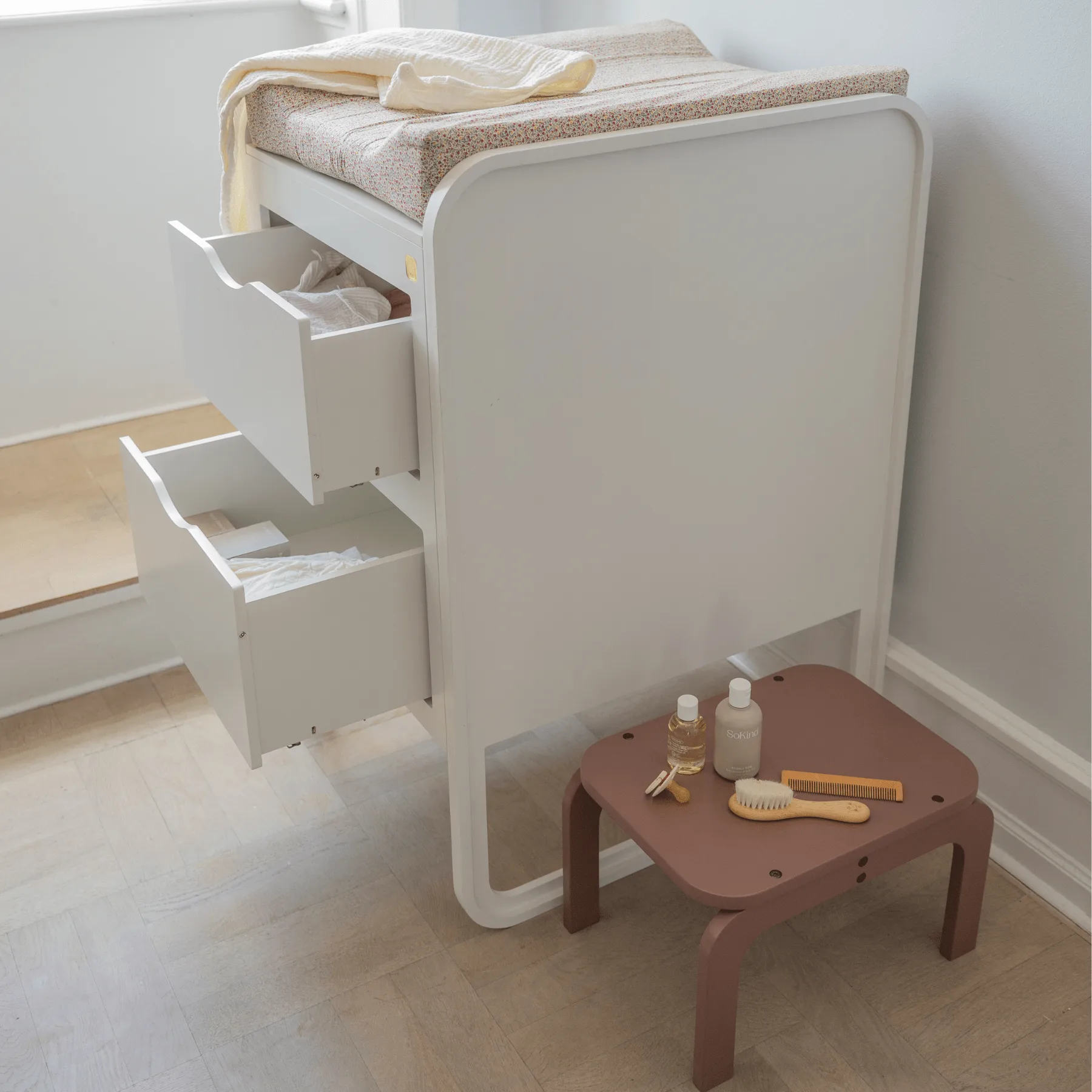 Form stellebord 65,4x56x95 cm, Hvit Nofred