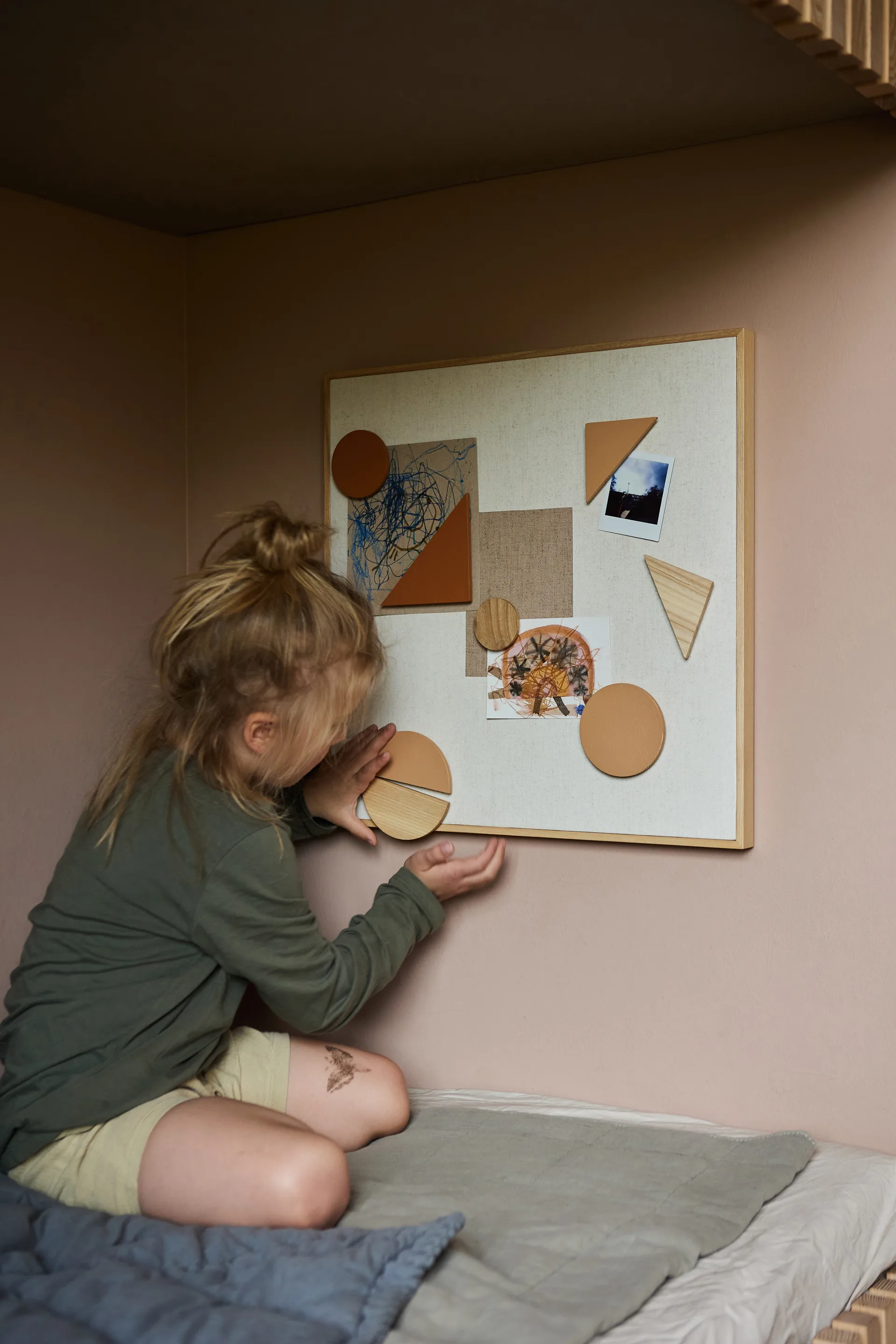 Noticeboard oppslagstavle + 3 magneter, Sand Nofred