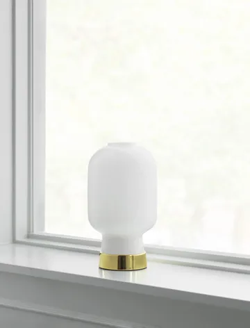 Amp bordlampe - Hvit-messing - Normann Copenhagen