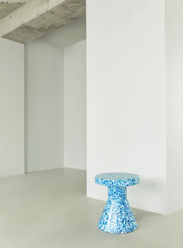 Bit Cone rund krakk - Blå, Ø36x42 cm - Normann Copenhagen