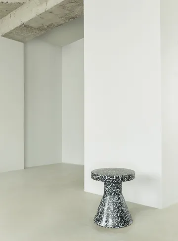 Bit Cone rund krakk - Svart-hvit, Ø36x42 cm - Normann Copenhagen