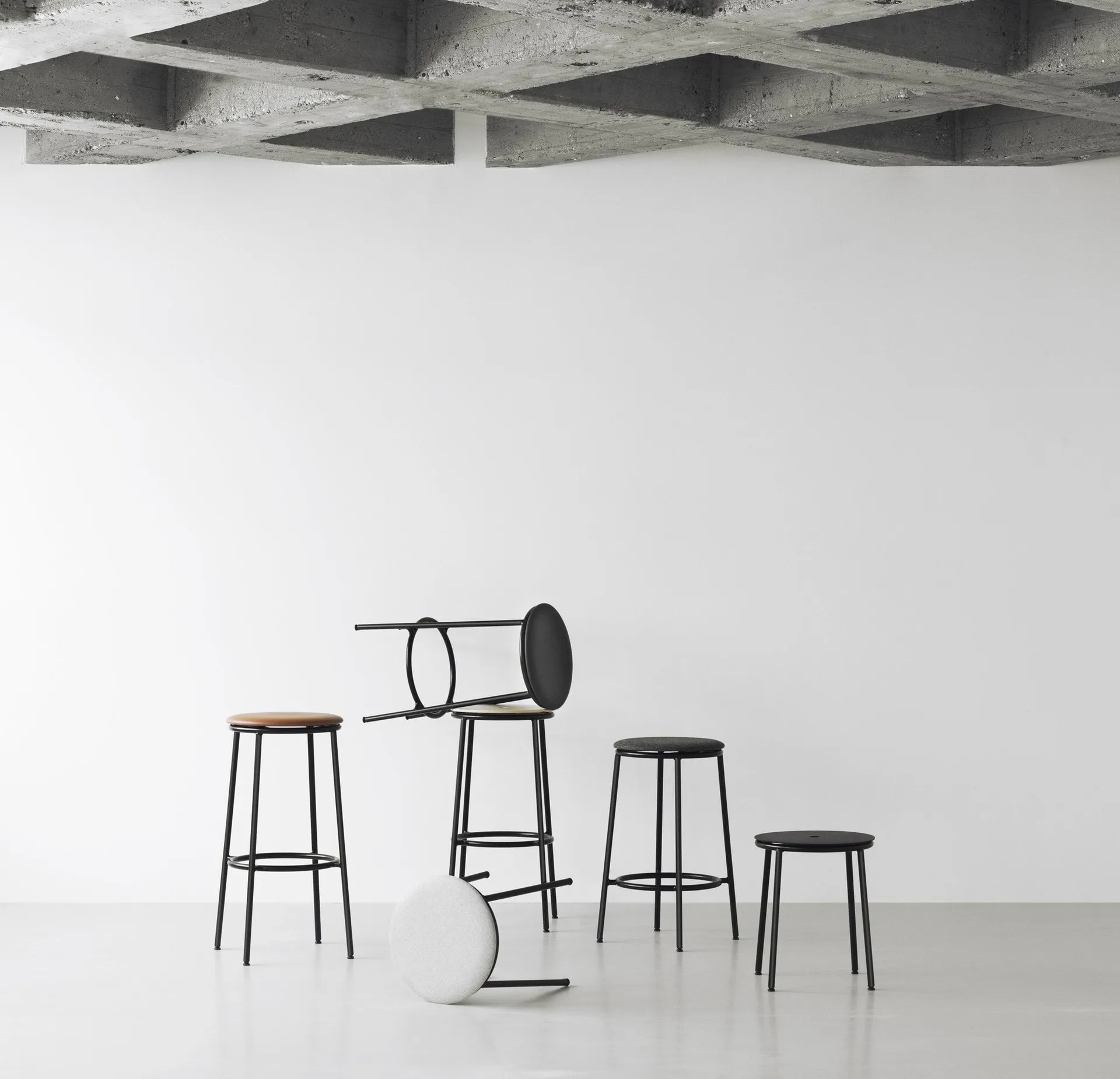 Circa barkrakk 65 cm, Svart aluminium Normann Copenhagen