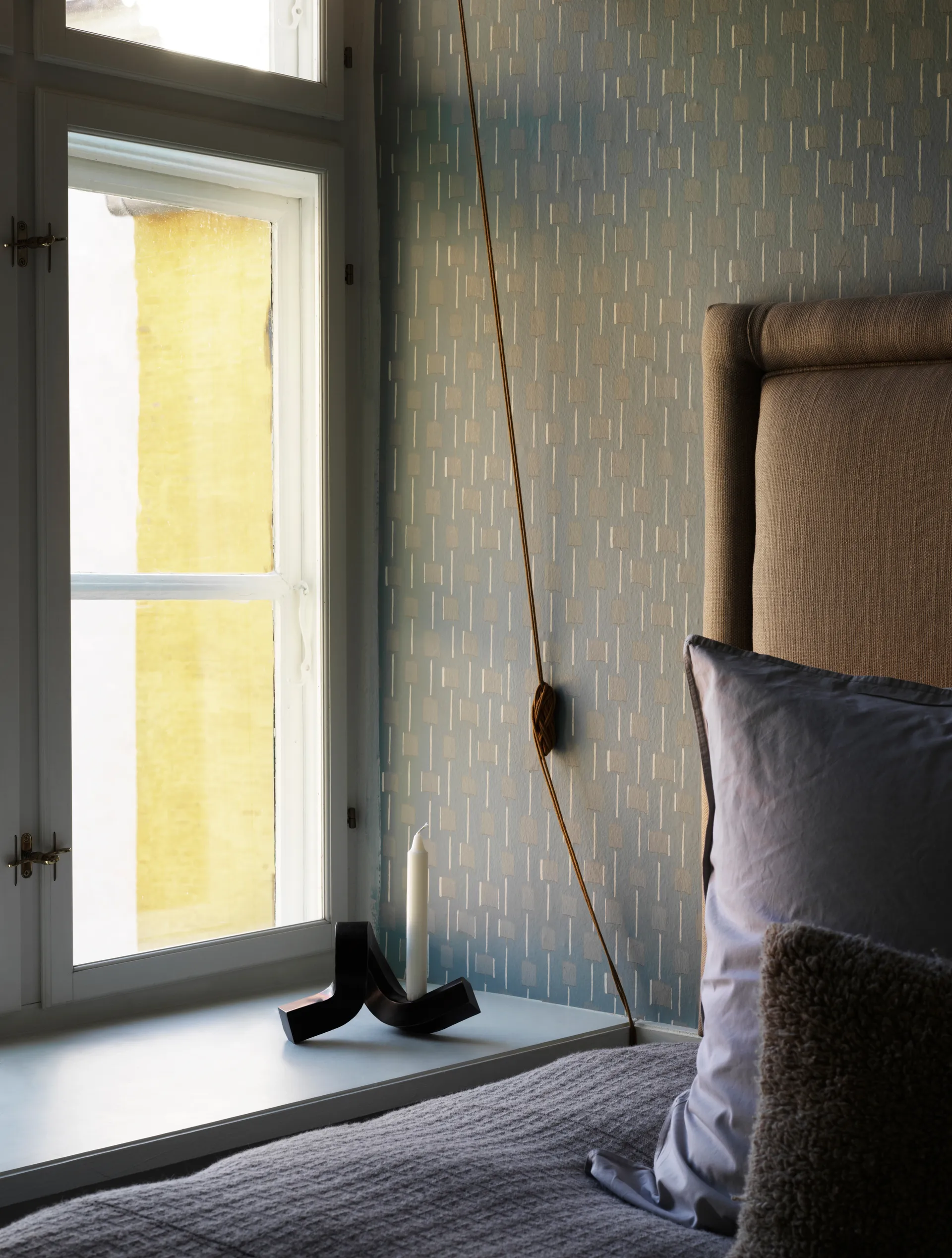 Crooked lysestake 1, Bronze Normann Copenhagen