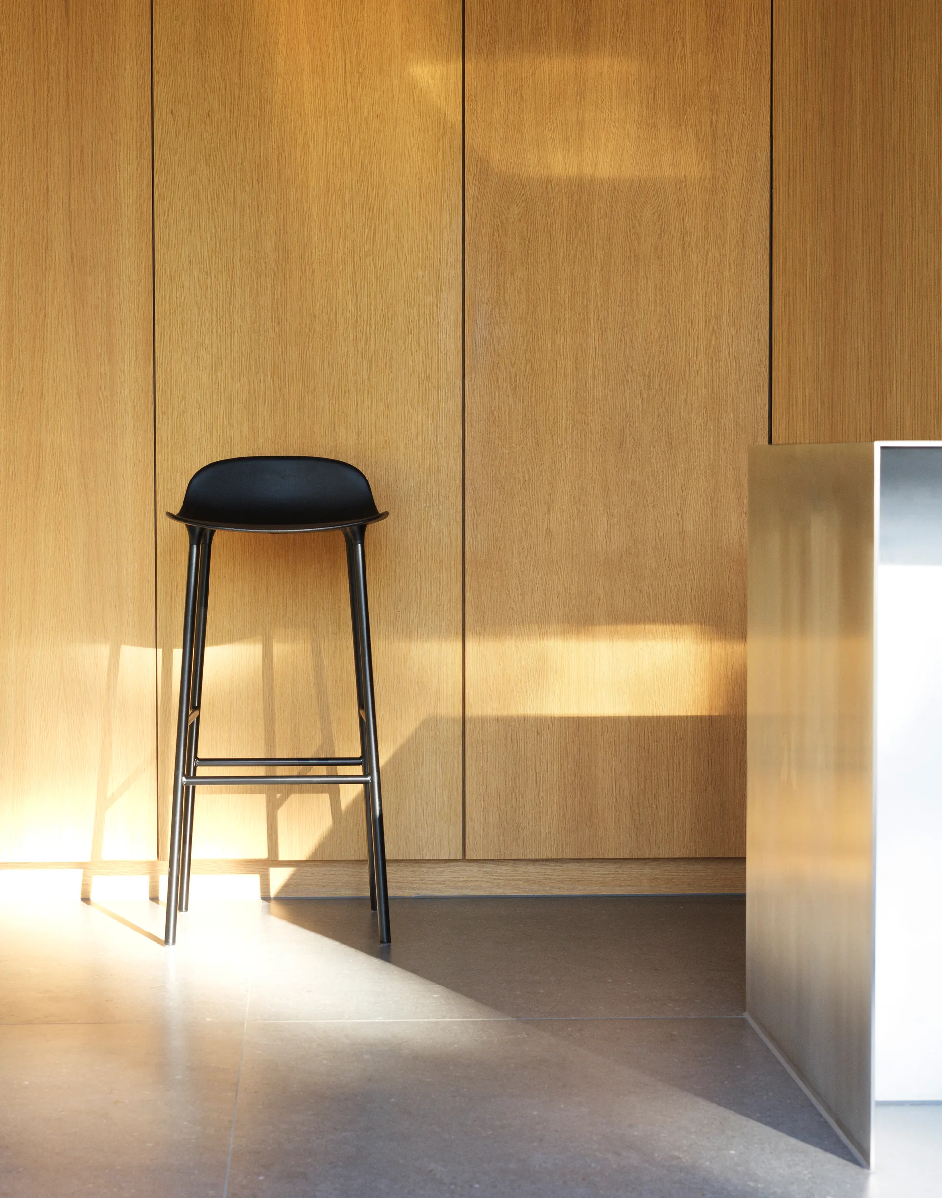 Form Chair barkrakk metallben, Svart, 2‑pakning Normann Copenhagen