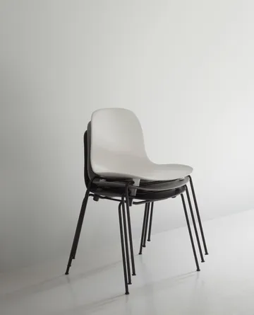 Form Chair stablebar stol svarte ben 2-pk, Grå - Normann Copenhagen