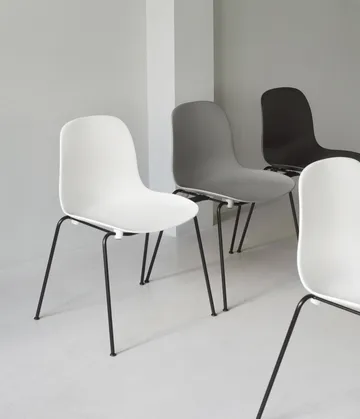 Form Chair stablebar stol svarte ben 2-pk, Hvit - Normann Copenhagen