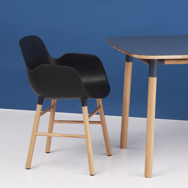 Form karmstol, black, eikeben Normann Copenhagen