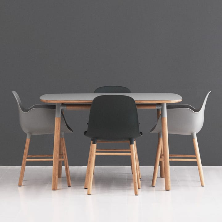 Form karmstol, black, eikeben Normann Copenhagen