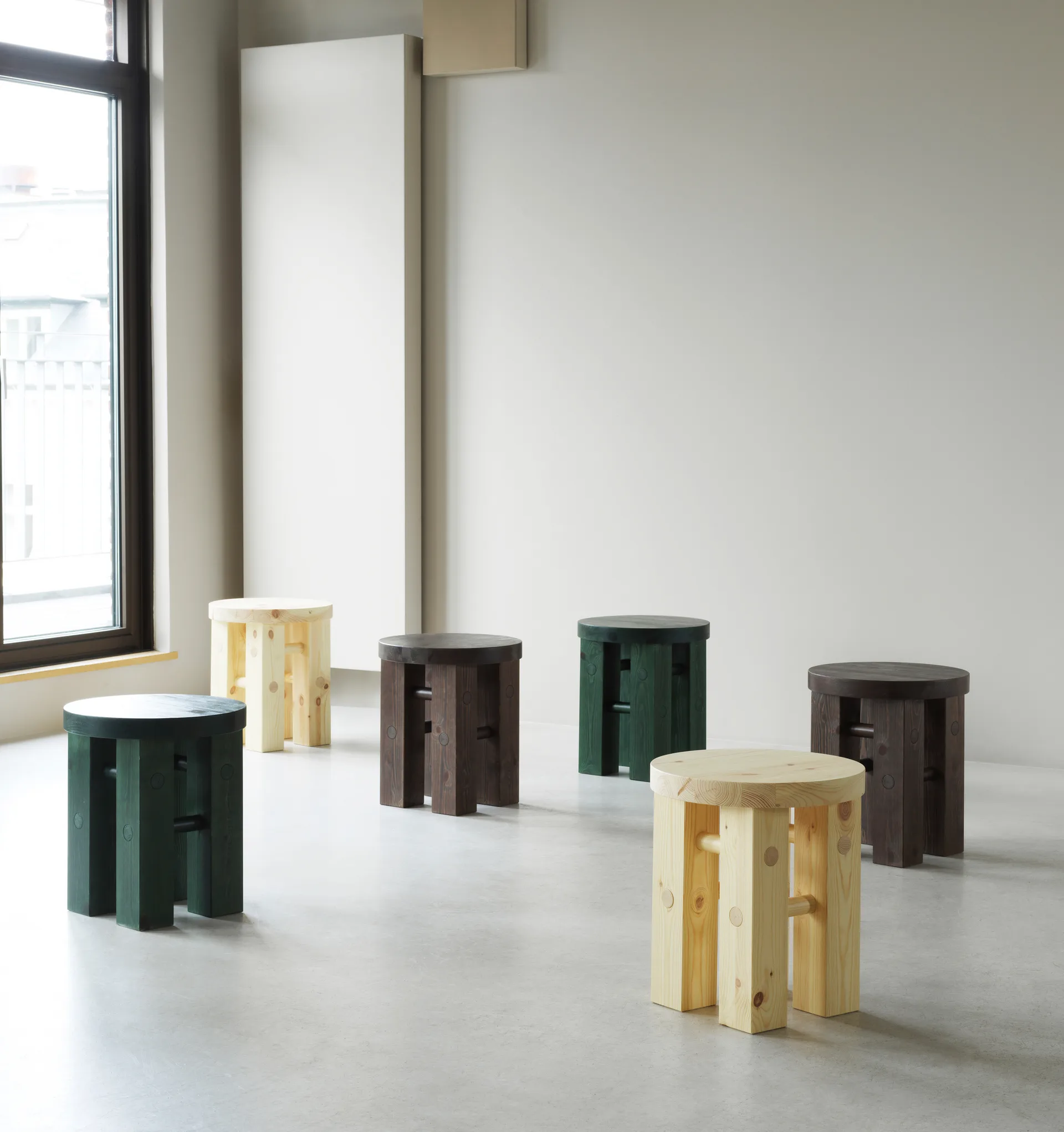 Fyr rund krakk 45 cm, Pine, Ø40x45 cm Normann Copenhagen