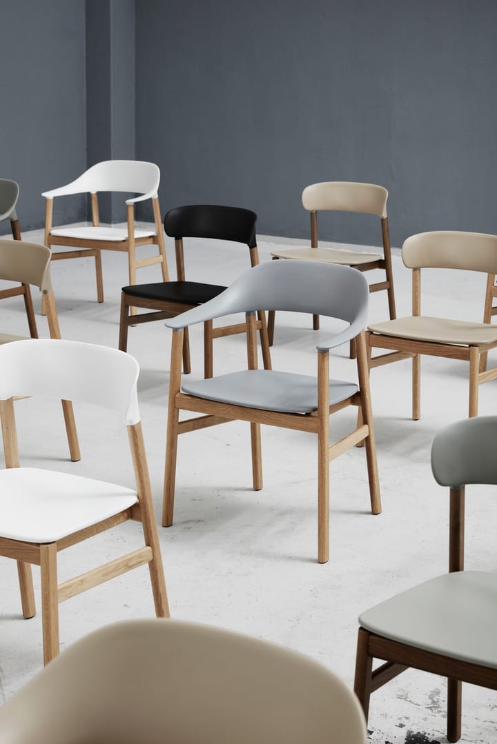 Herit karmstol eik, Grey Normann Copenhagen