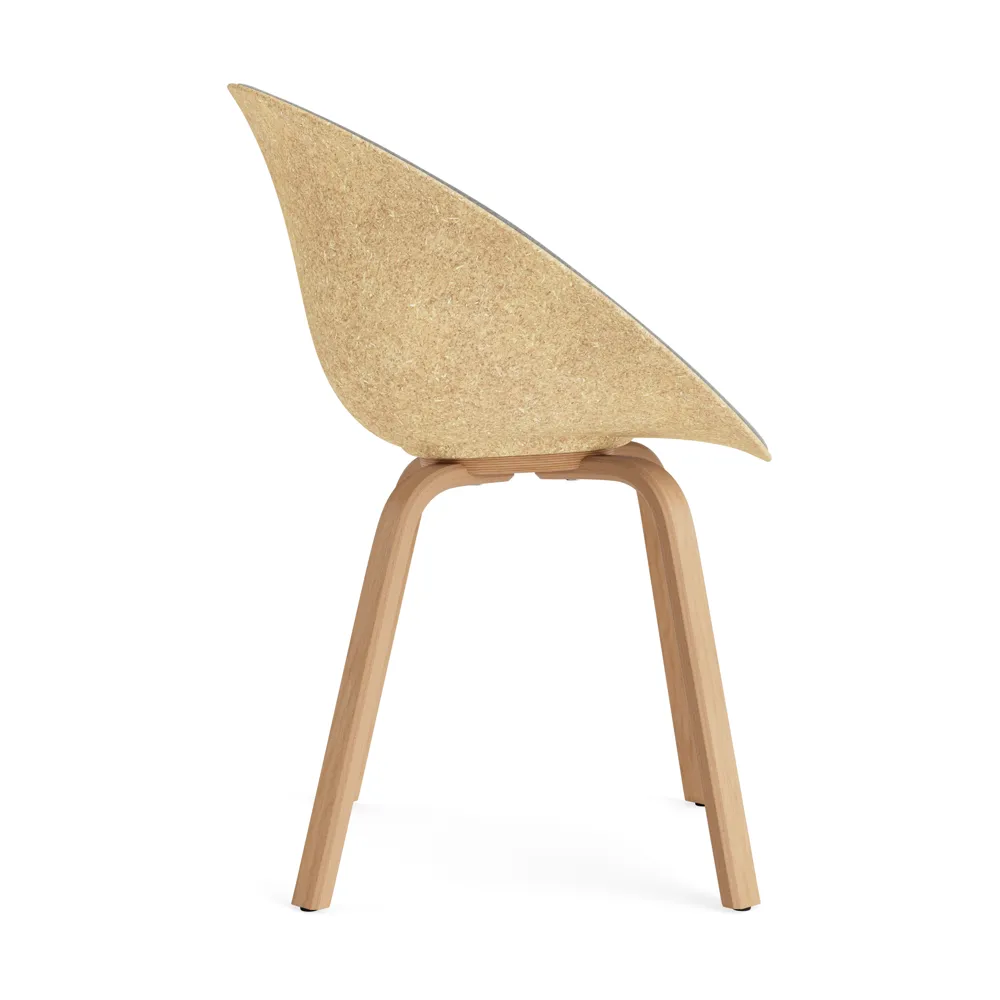 Mat Armchair karmstol  fremsidepolstring, Remix 133-hemp-beech Normann Copenhagen