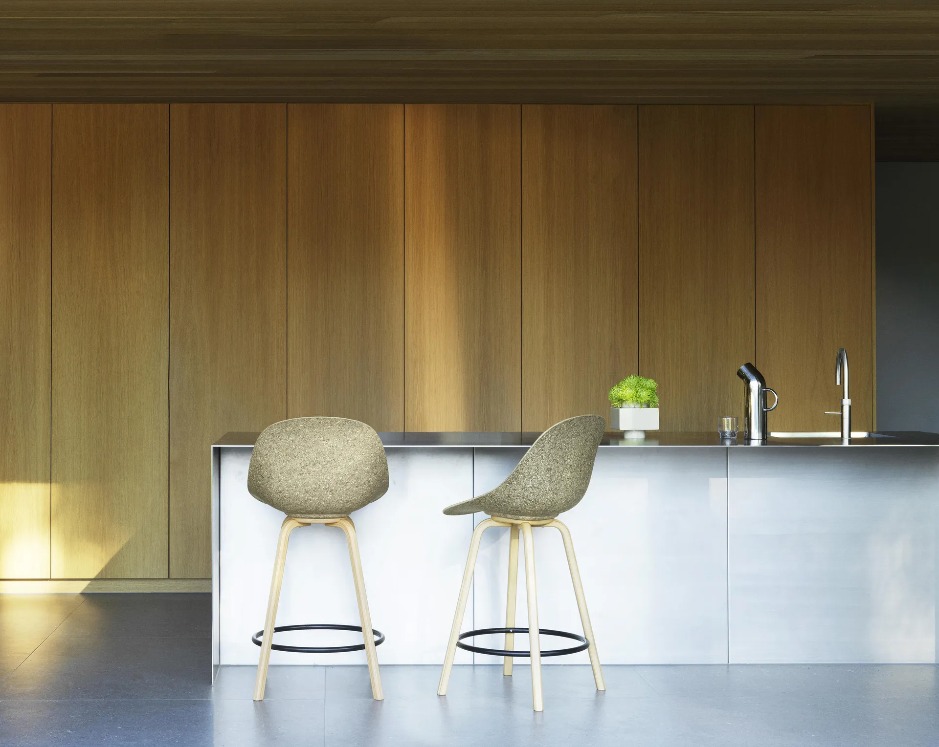 Mat Bar Chair barstol 65 cm, Seaweed-bøk-svart stål Normann Copenhagen